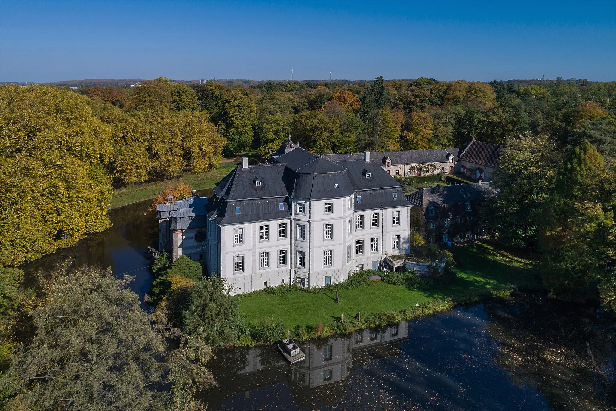 Photo showing: Tuernich castle (aerial photo) in Kerpen, Rhein-Erft-Kreis (Germany)