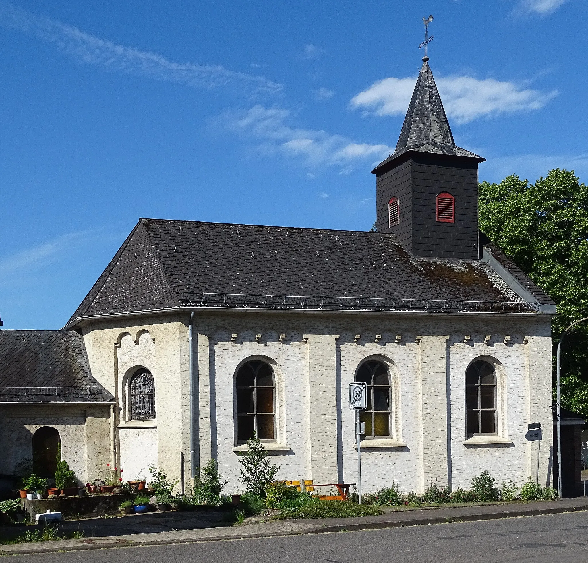 Photo showing: Chapel of St. Leonhard in Breitenbenen, Tondorfer Straße.