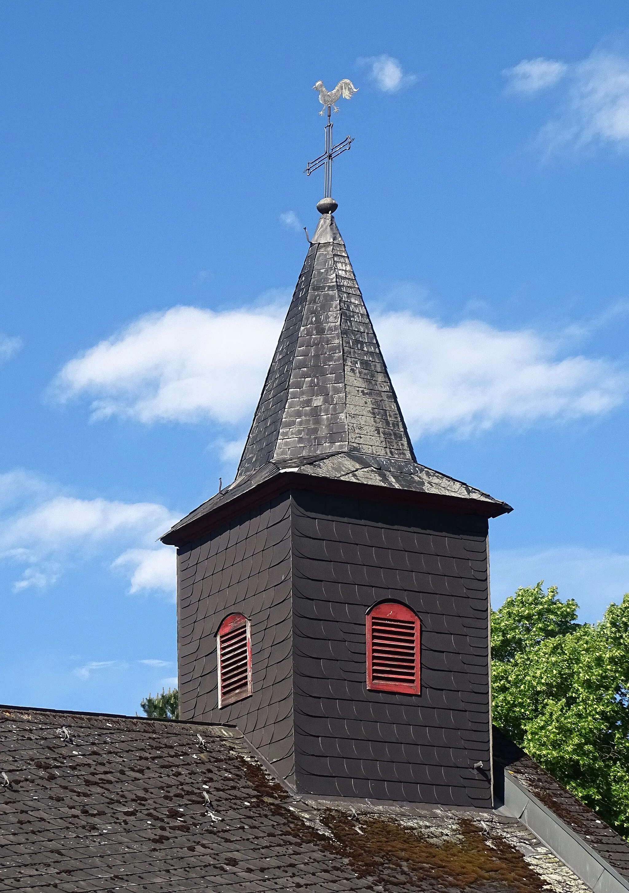 Photo showing: Ridge turret of the chapel St. Leonhard in Breitenbenden, Tondorfer Straße.