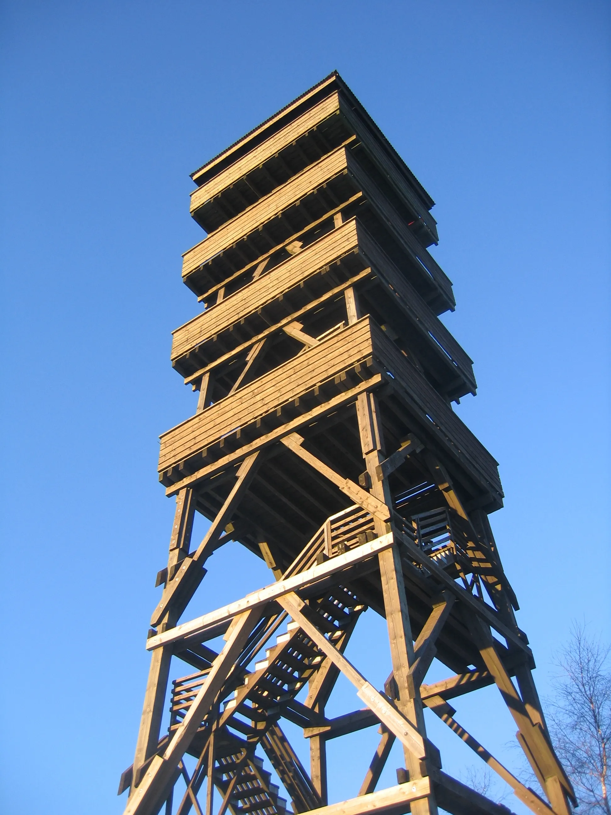 Photo showing: The wooden observation tower on the Weißer Stein, a summit in the Eifel mountains of Germany (demolished in 2011)