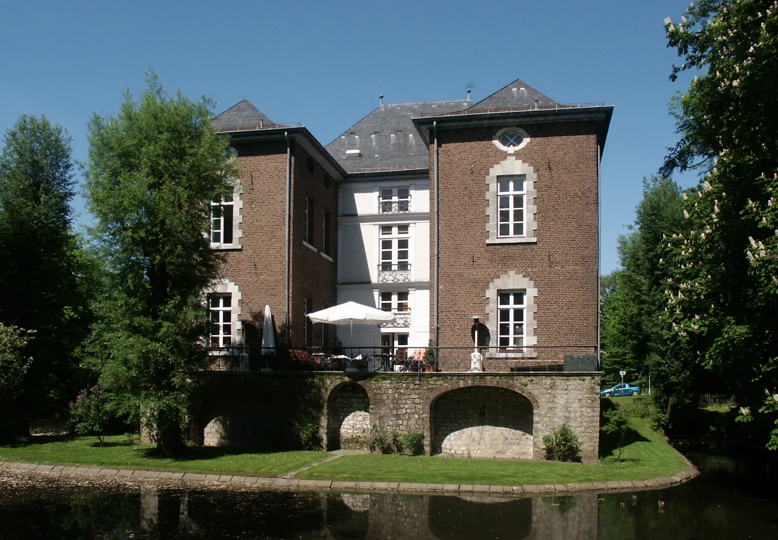 Photo showing: Schloss Schönau in Aachen-Richterich, southern aspect