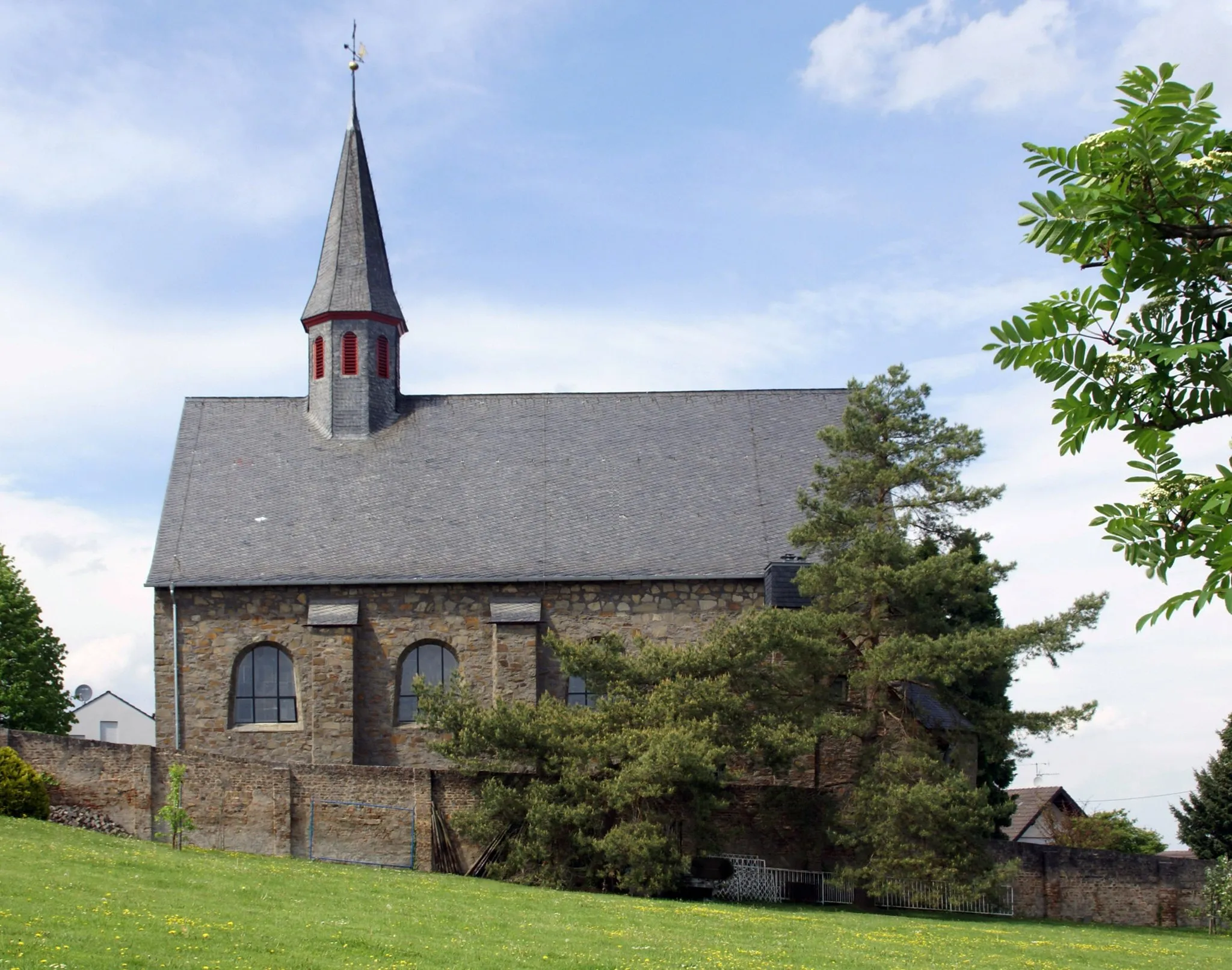 Photo showing: Catholic church St. Mariä Himmelfahrt in Oedekoven