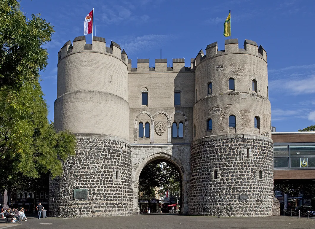 Photo showing: Hahnentorburg, cologne's western citygate