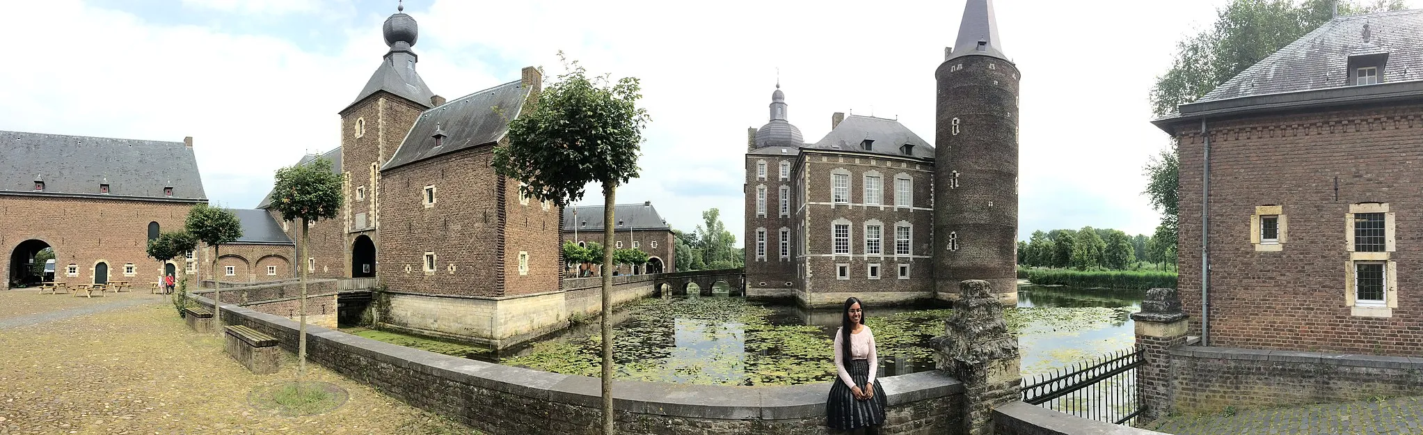 Photo showing: Hoensbroek Castle in 2016