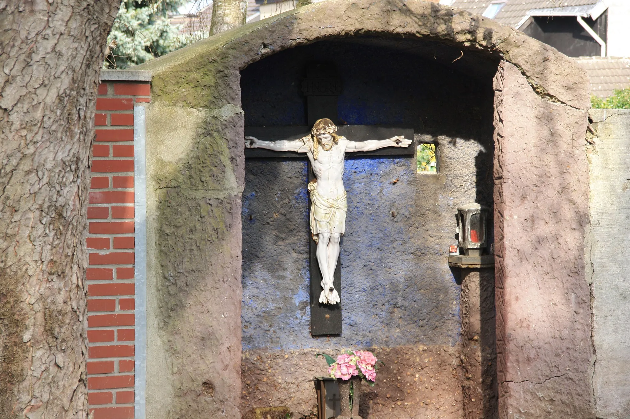 Photo showing: Das Friedhofskreuz auf dem alten Friedhof in Düren-Rölsdorf