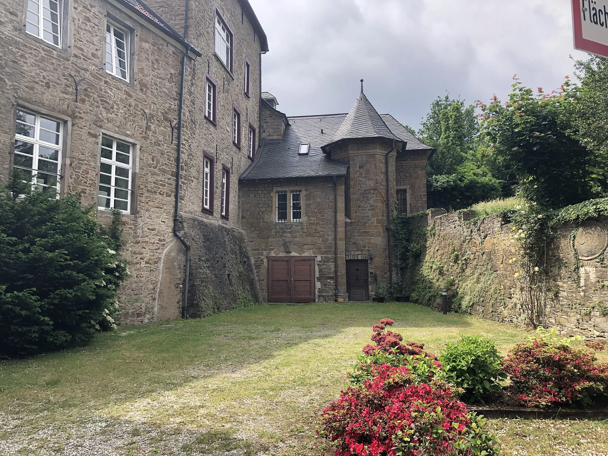 Photo showing: Hike through Rellinghausen and Schellenberger Wald (Essen). In Rellinghausen. Schellenberg Castle.