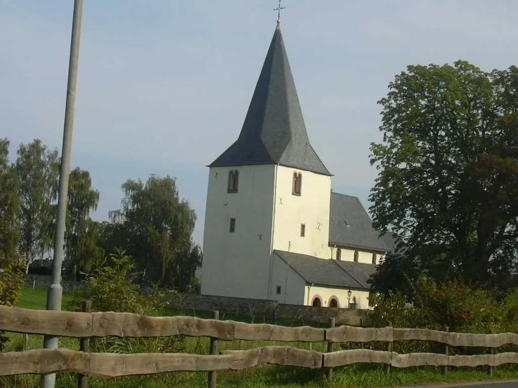 Photo showing: Vlatten (Heimbach) Kirche
own work
papa1234

2006-09-16
