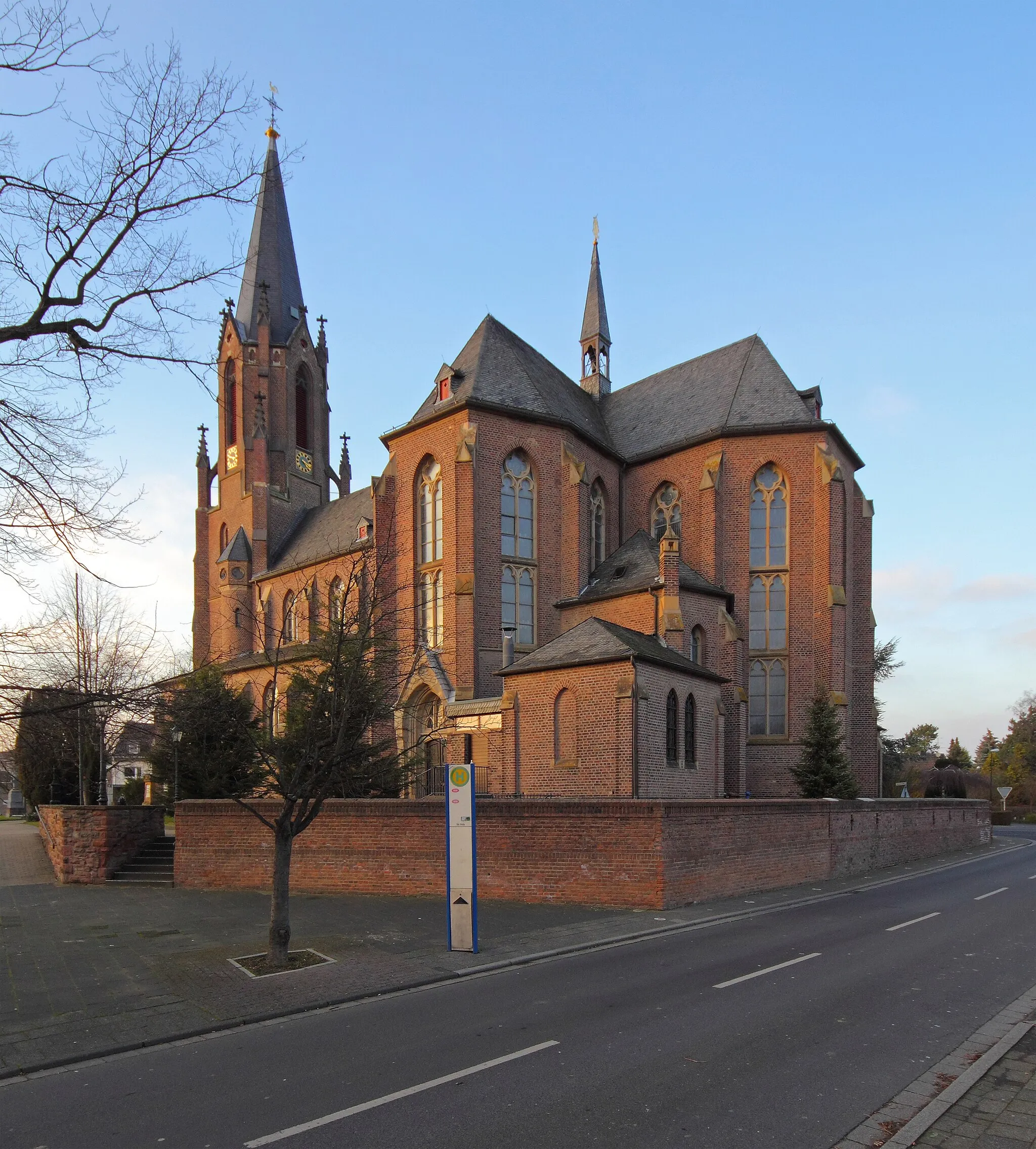 Photo showing: Kerpen-Buir, Kirche St. Michael