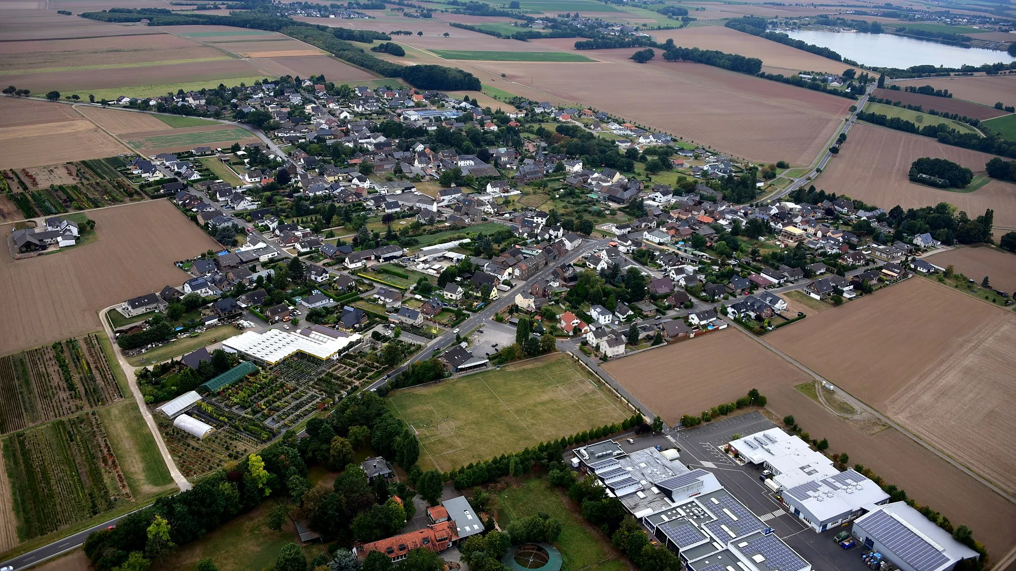 Photo showing: Ülpenich, Luftaufnahme (2016)