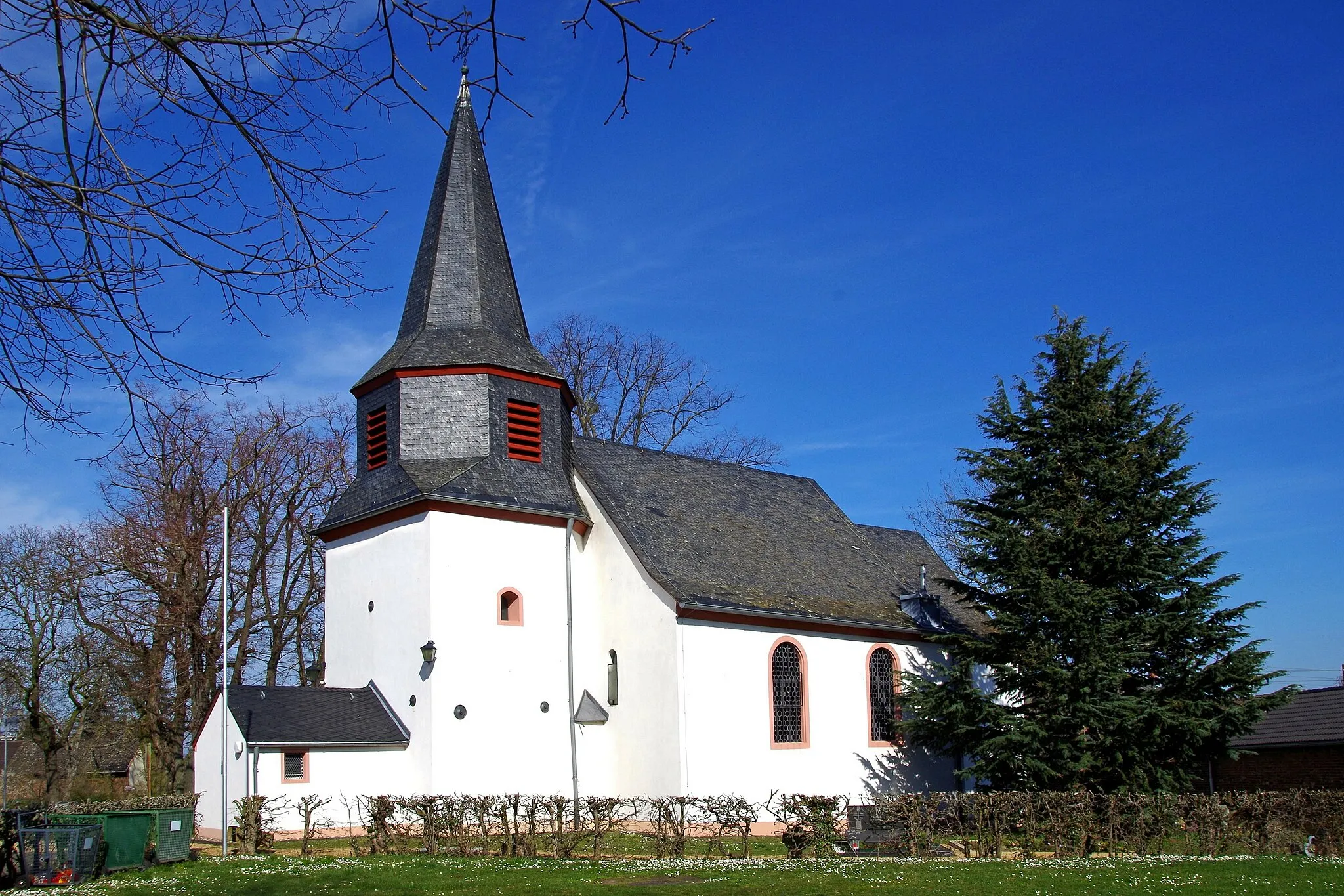 Photo showing: St. Matthias (Oberelvenich), Südseite