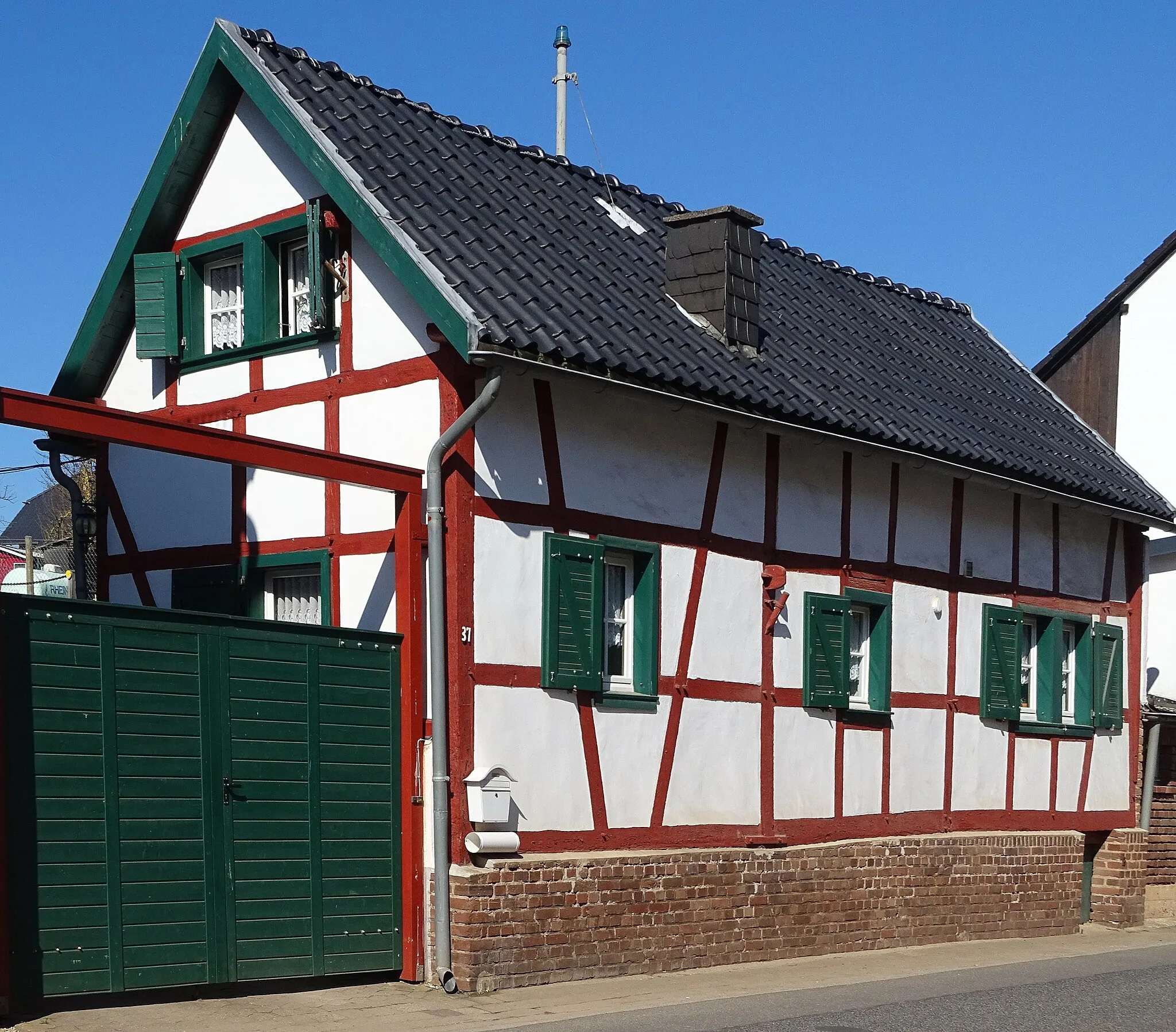 Photo showing: Half-timbered house in Holzheim, Heistardstraße 37.