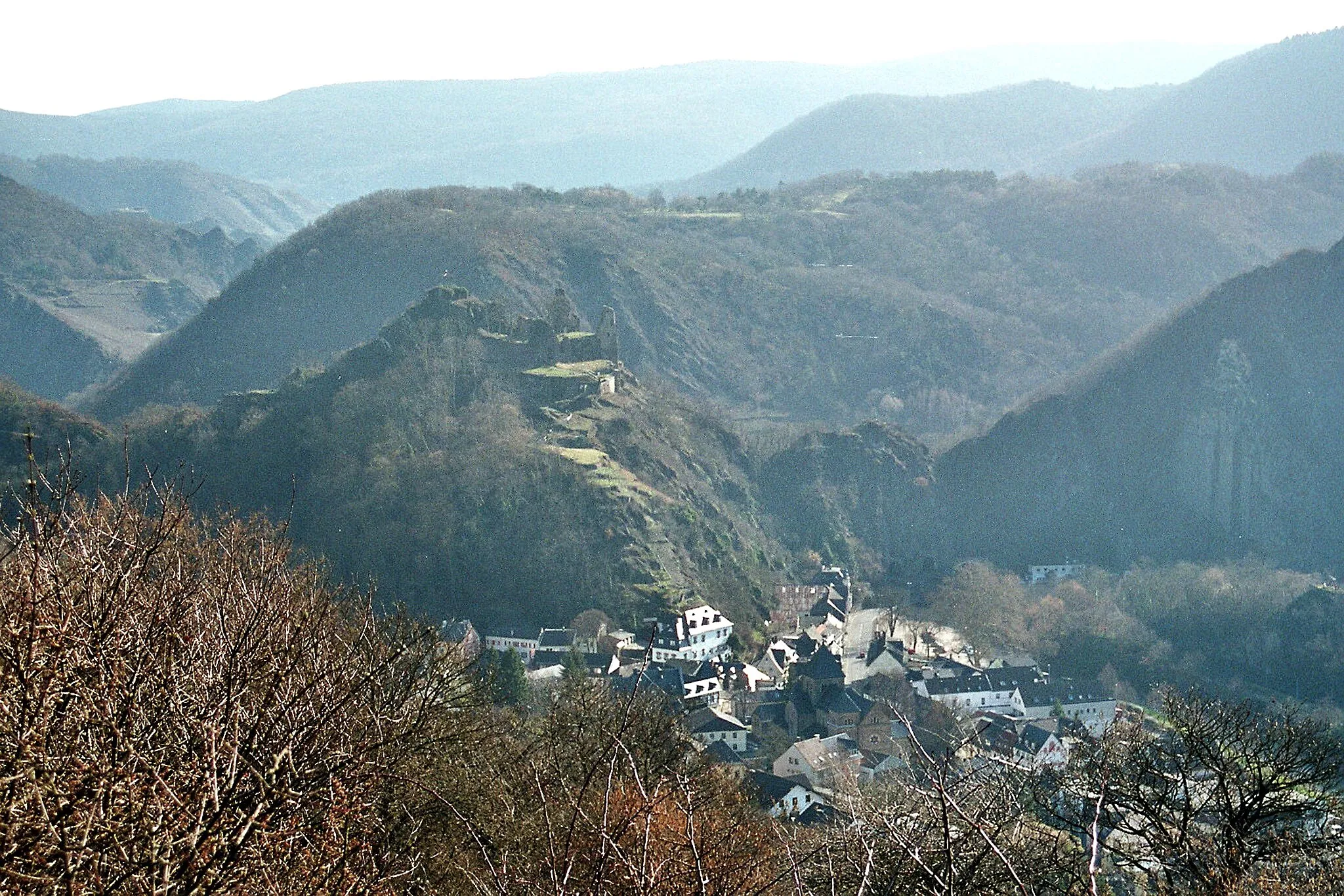 Photo showing: Altenahr, view to village and to Are castle