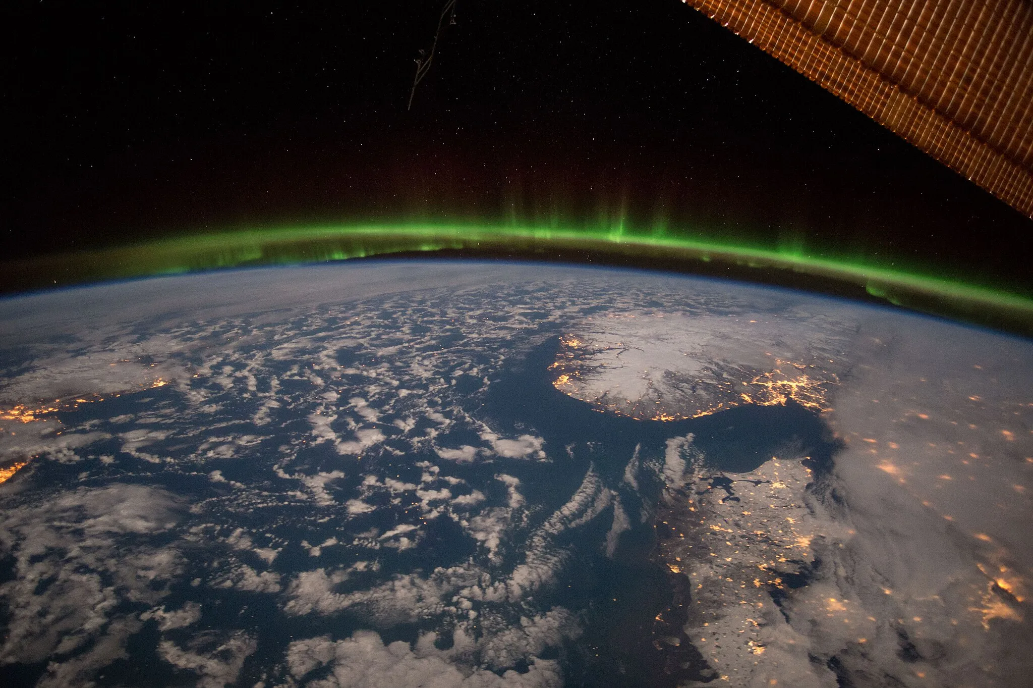 Photo showing: View of Earth taken during ISS Expedition 42.