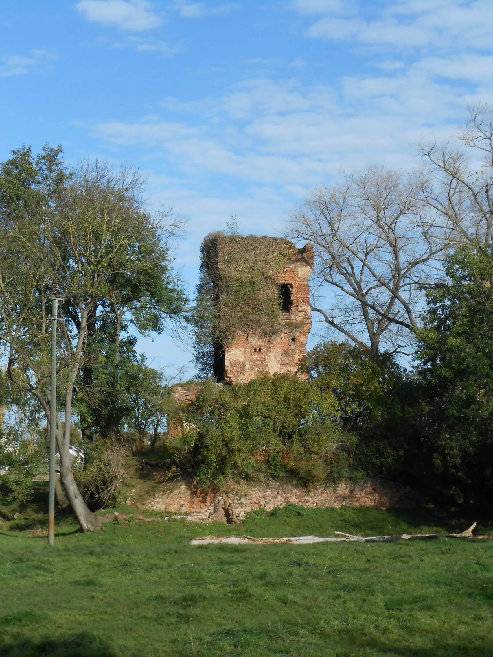 Photo showing: Turmruine Burg Grossvernich