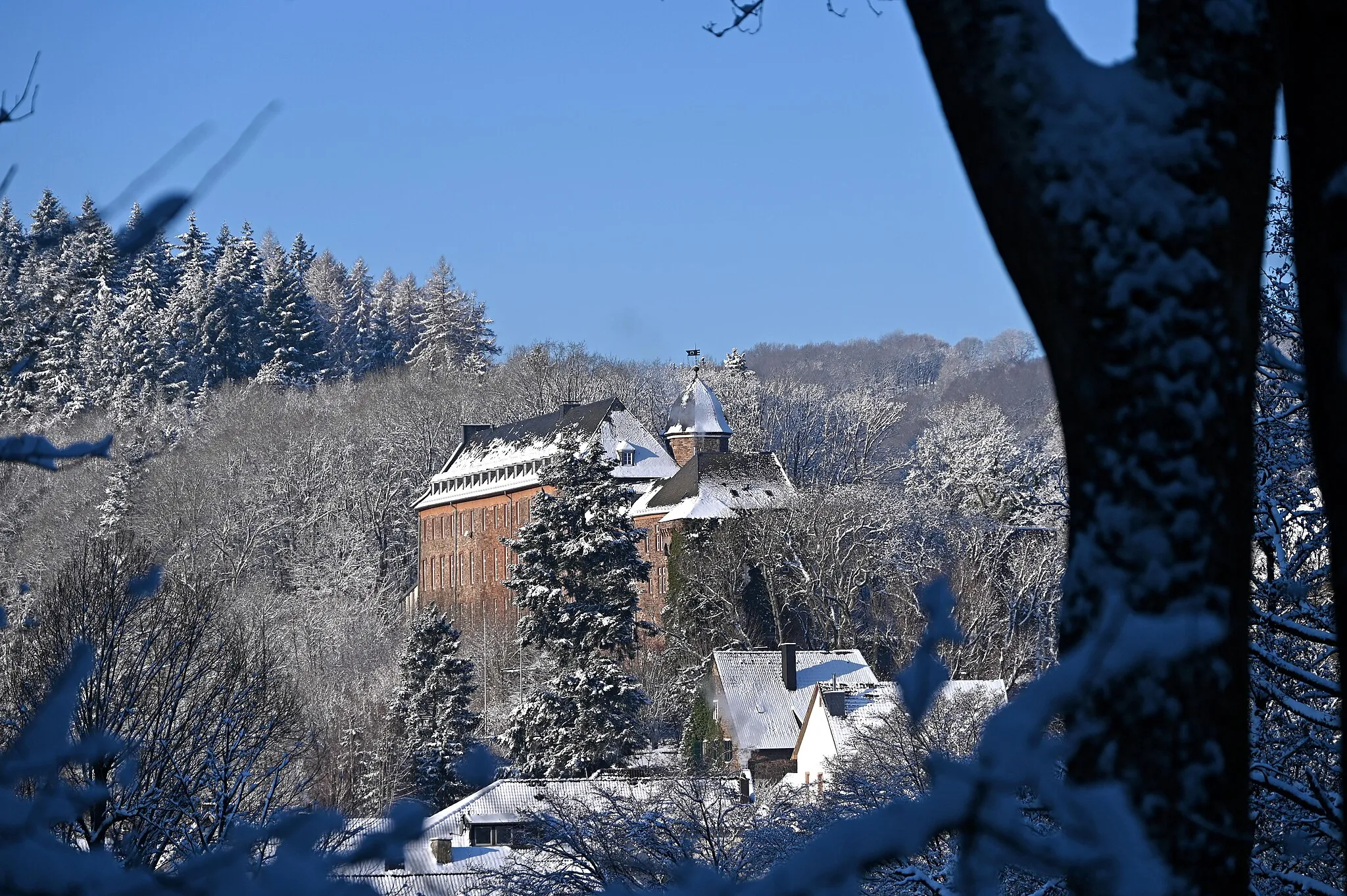 Photo showing: Schleiden, Schloss im Schnee