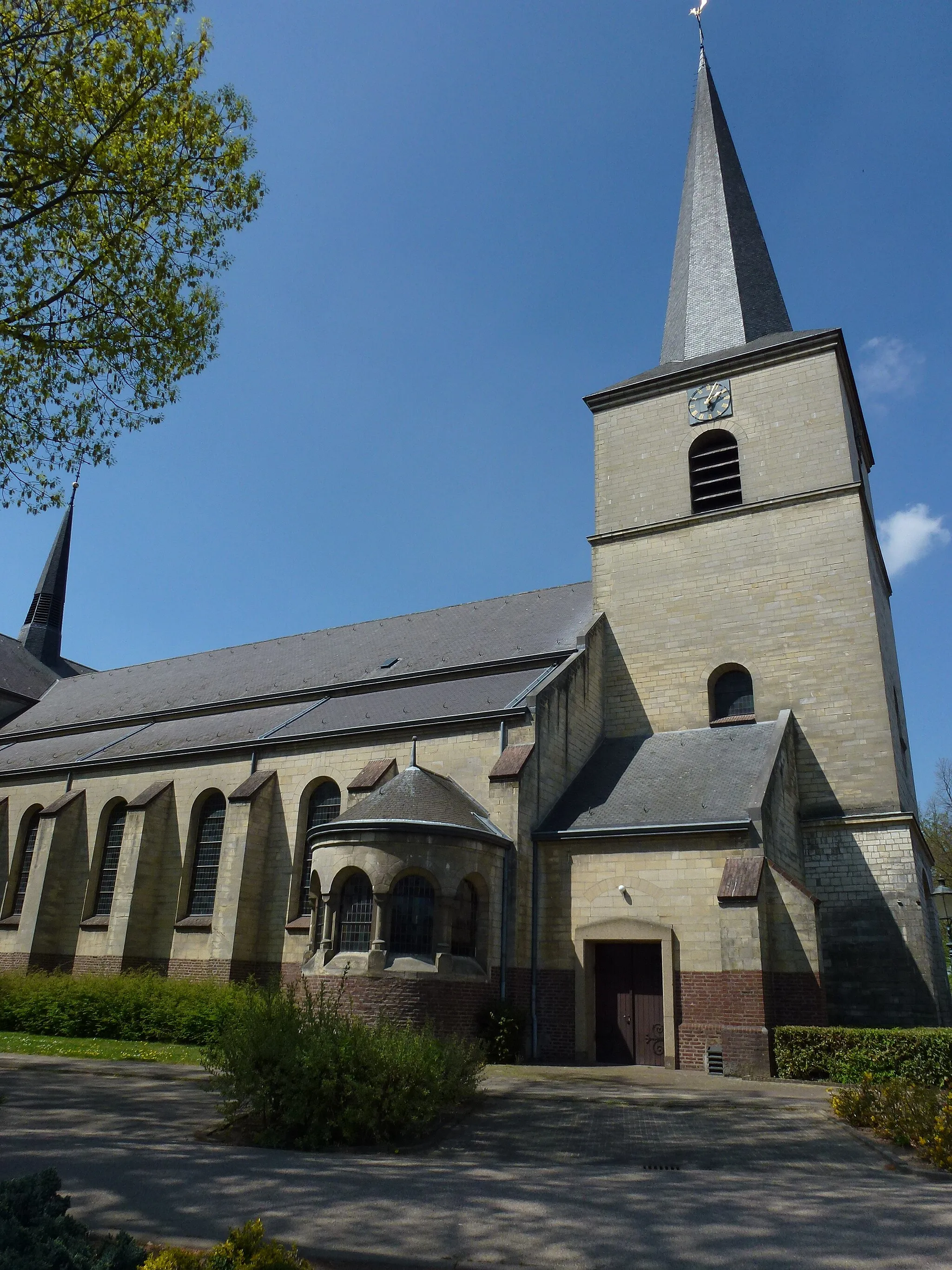 Photo showing: Posterholt (Roerdalen) kerk zijaanzicht