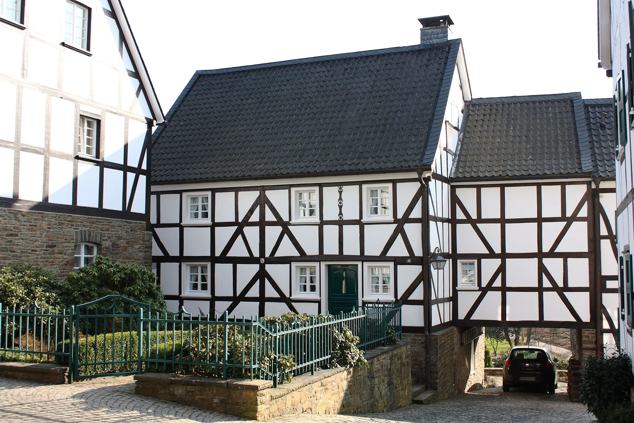 Photo showing: Eines der denkmalgeschützten Fachwerkhäuser der Wiehler Altstadt