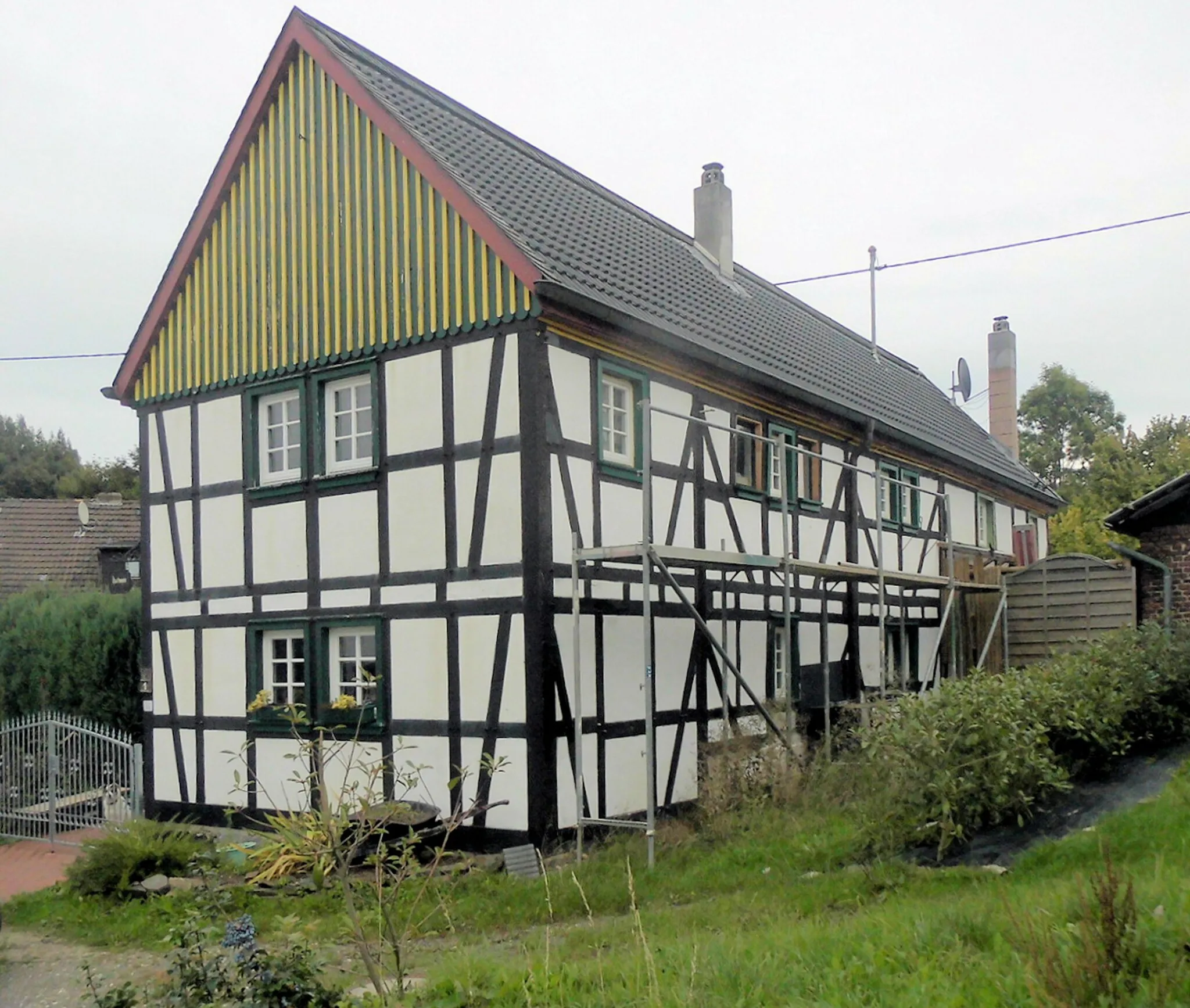 Photo showing: Denkmalgeschütztes Haus Eichholzweg 1 in Imhausen