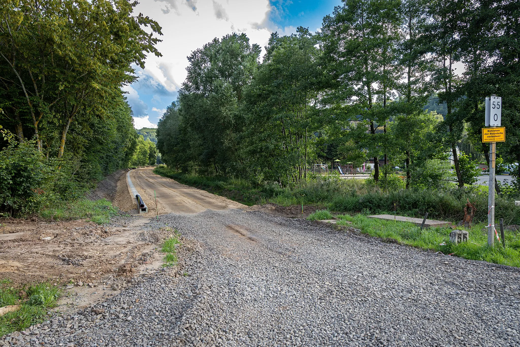 Photo showing: Baustelle zur Wiederherstellung der Eifelbahn nach der Flutkatastrophe 2021 bei KM 55