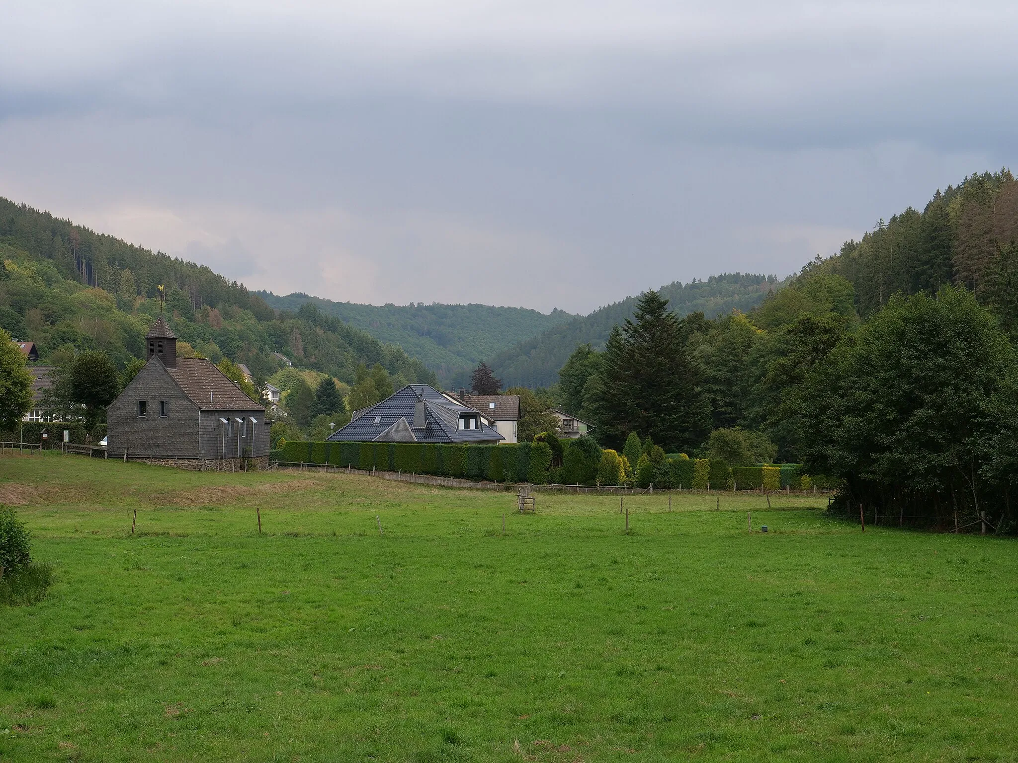 Photo showing: Erkensruhr im Erkensruhrtal im September 2019.