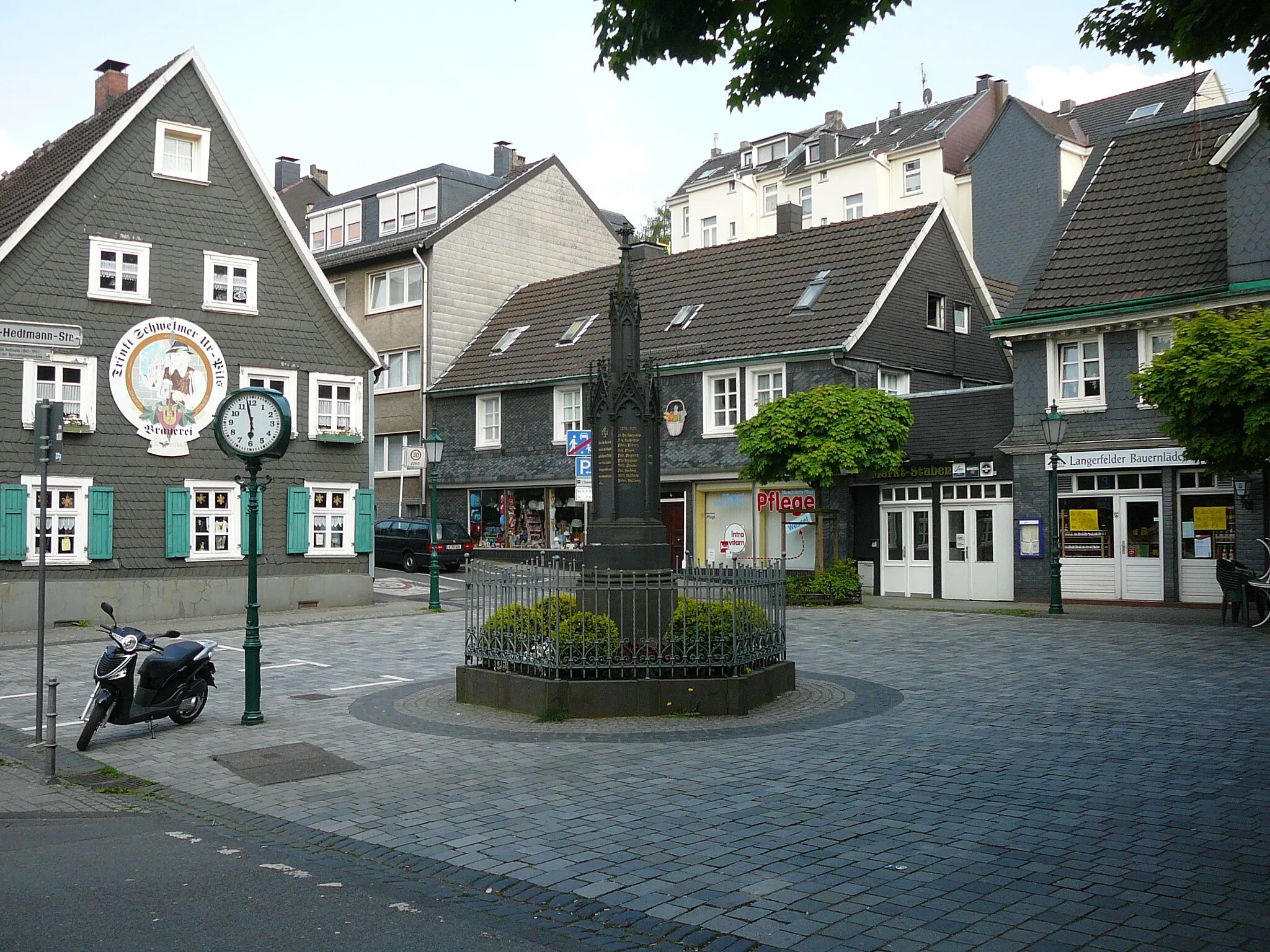 Photo showing: Langerfelder Straße, Wuppertal