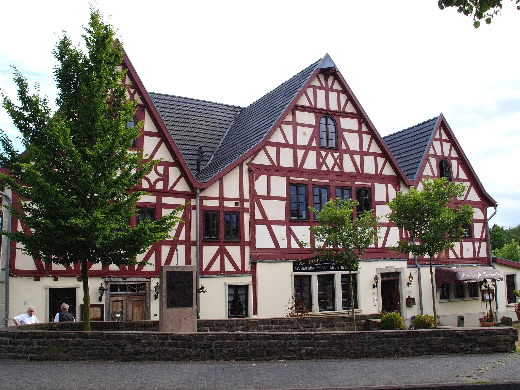 Photo showing: Drei-Giebel-Haus in Hennef, Frankfurter Straße