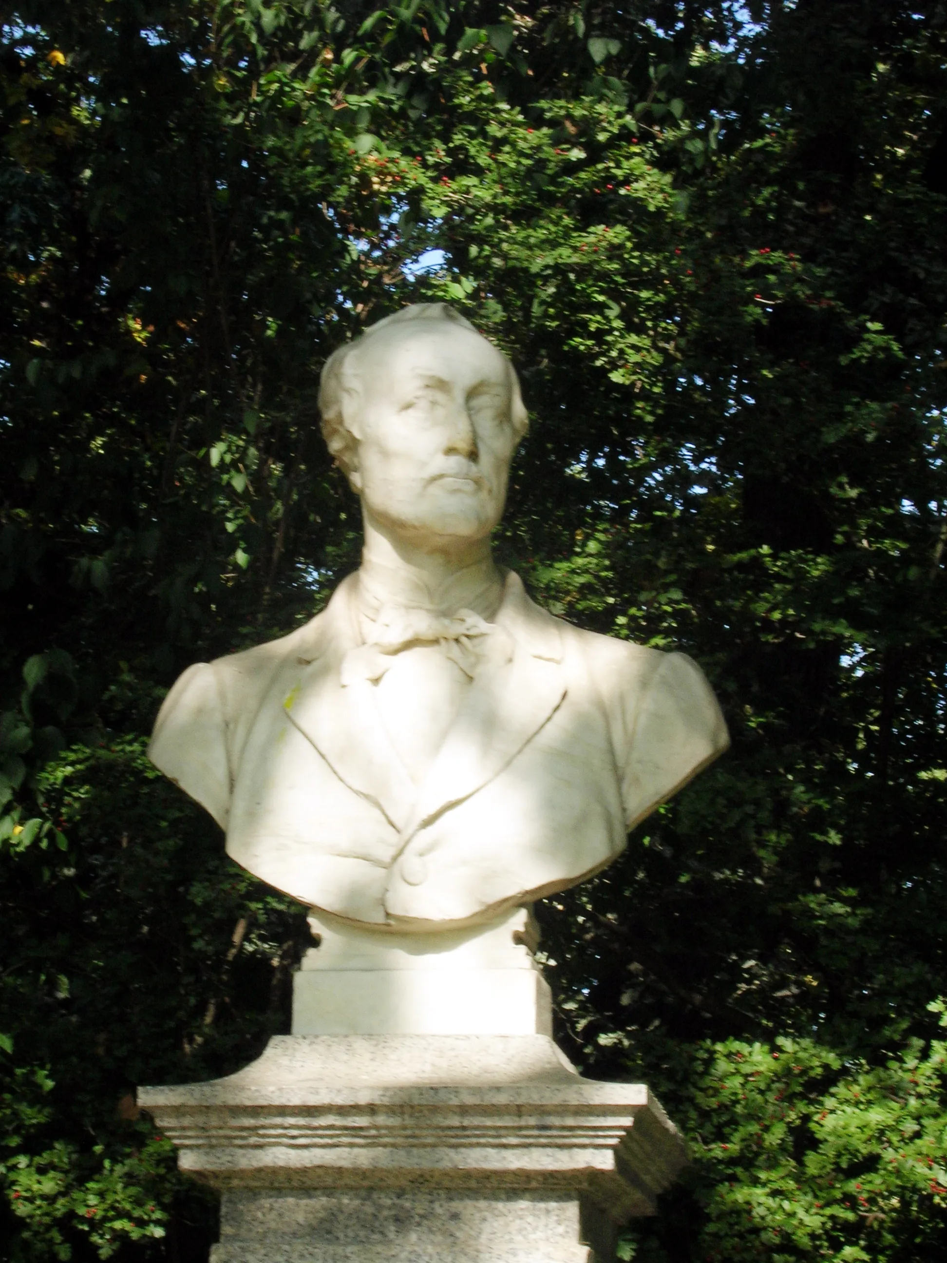 Photo showing: Bust of Wilhelm Theodor Seyfferth at Johannapark in Leipzig