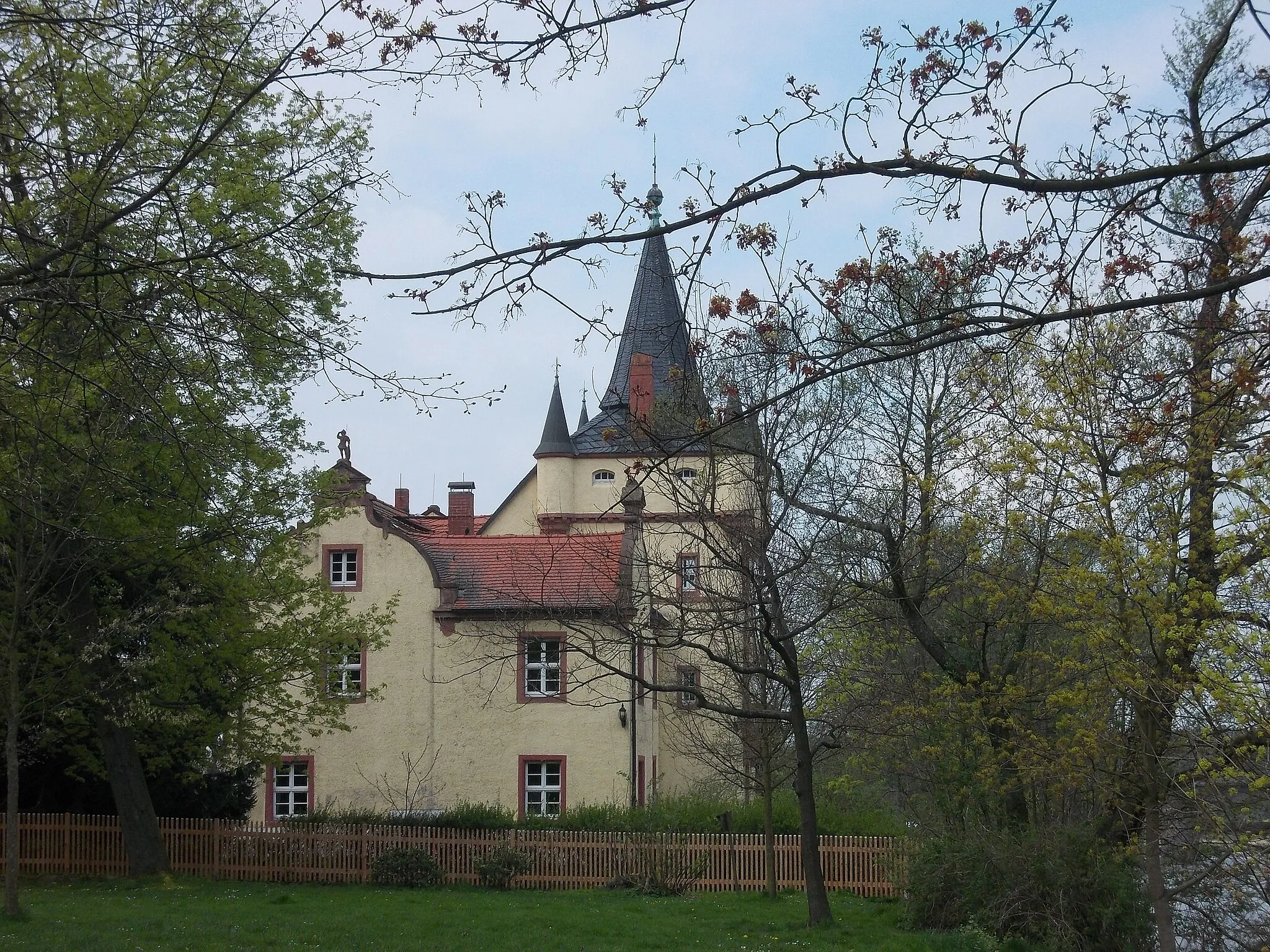 Photo showing: "Little castle on the Mulde", belonging to the complex of Podelwitz castle (Colditz, Leipzig district, Saxony)