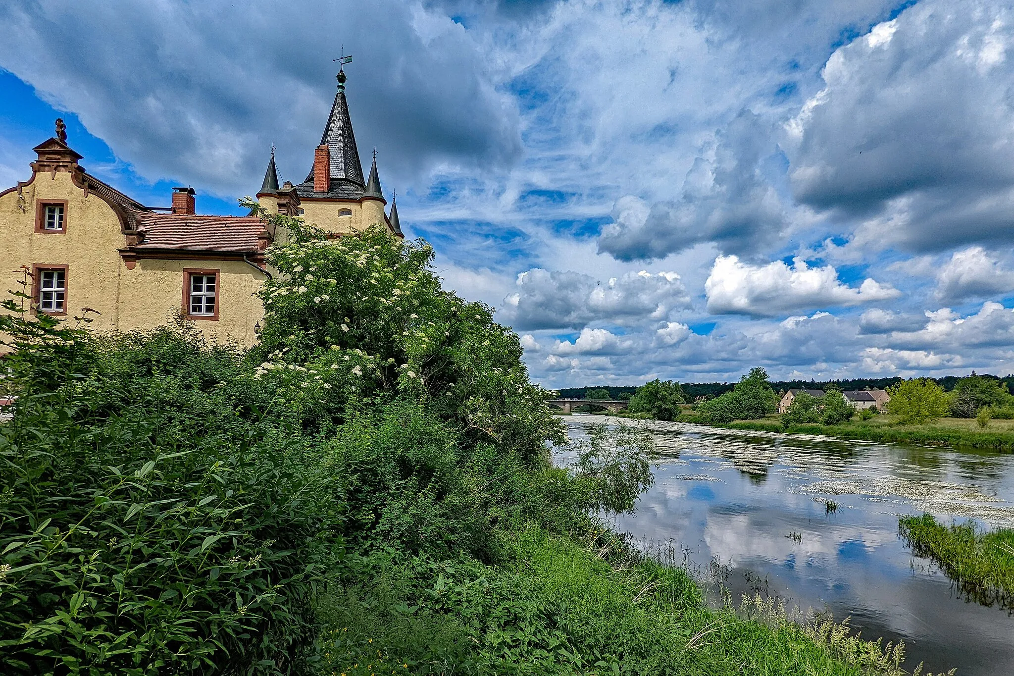Photo showing: River Mulde near Castle codelwitz (Colditz, Saxony, Germany)