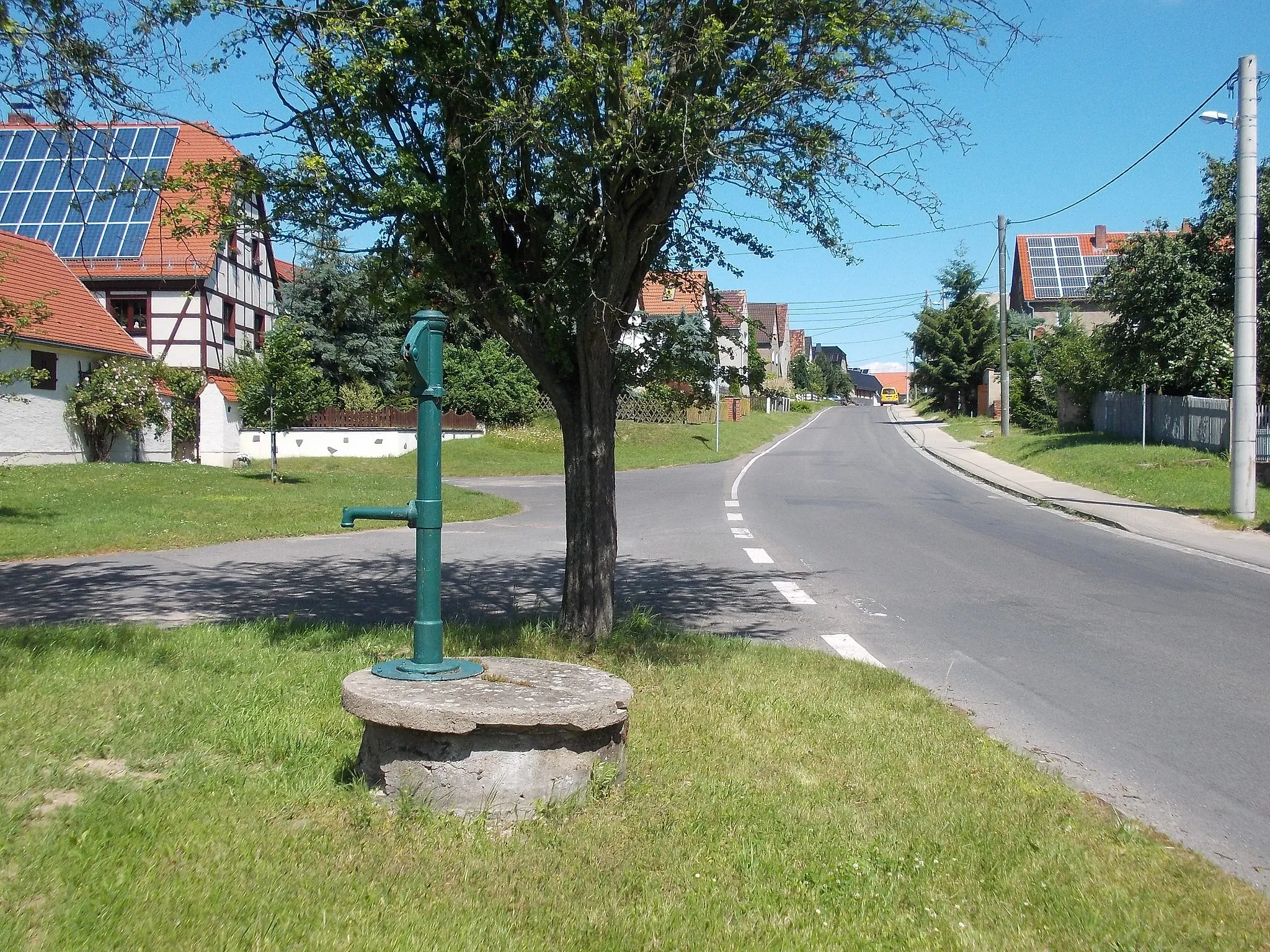 Photo showing: View from the central square in the village of Roda (Grimma, Leipzig district, Saxony) northwards