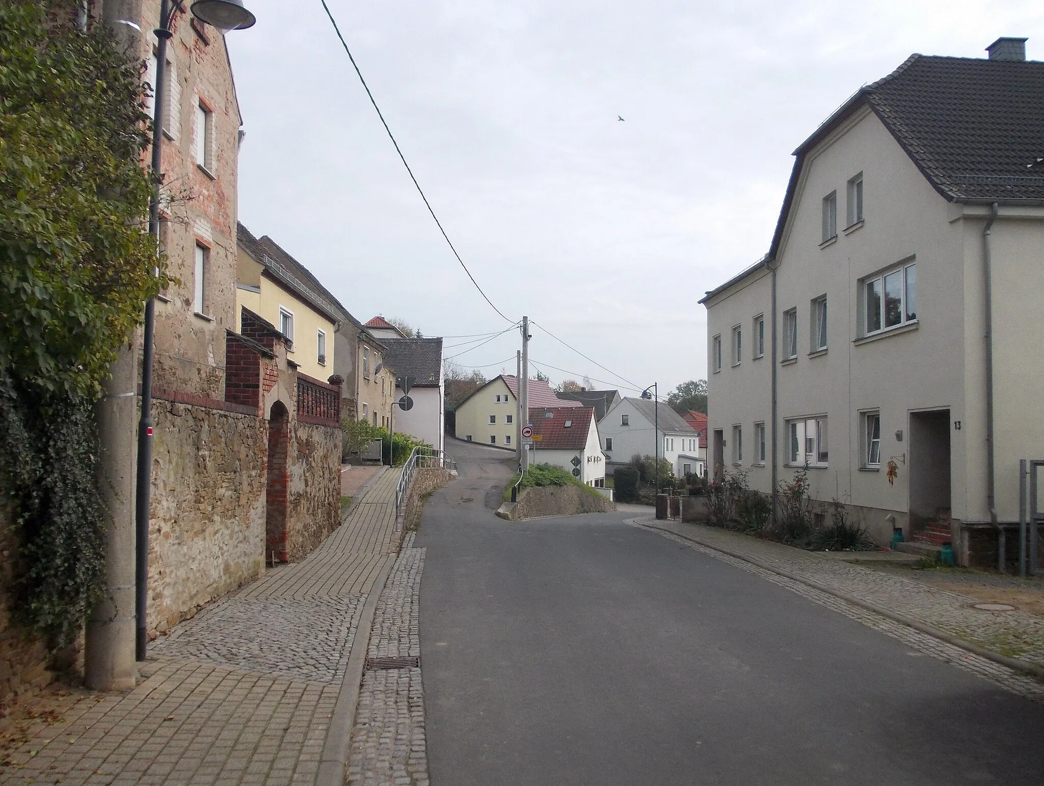 Photo showing: Alte Dorfstrasse and Serkaer Weg in Cannewitz (Grimma, Leipzig district, Saxony)