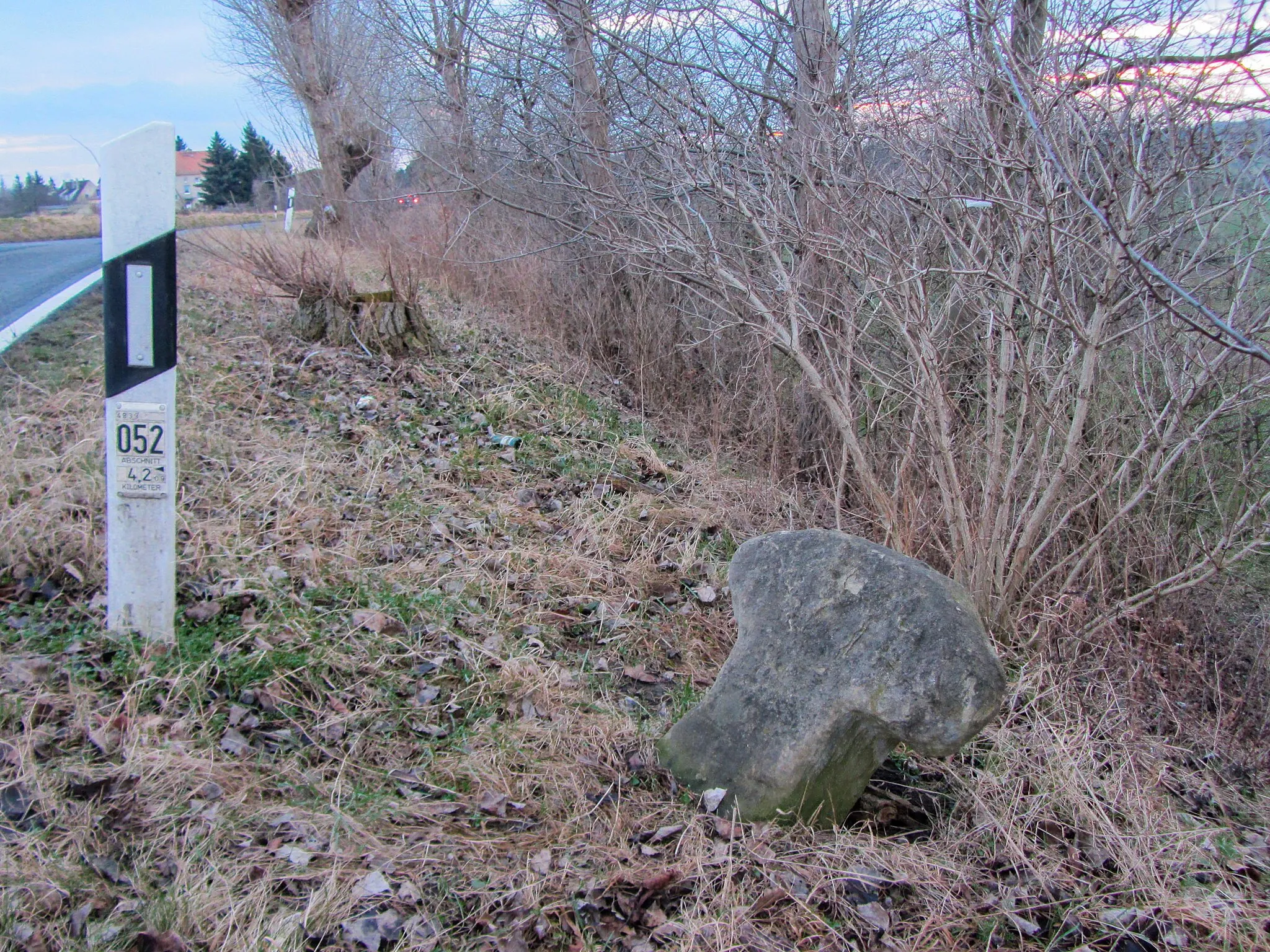 Photo showing: Steinkreuz, an der Straße nach Saasdorf in Groitzsch OT Gatzen