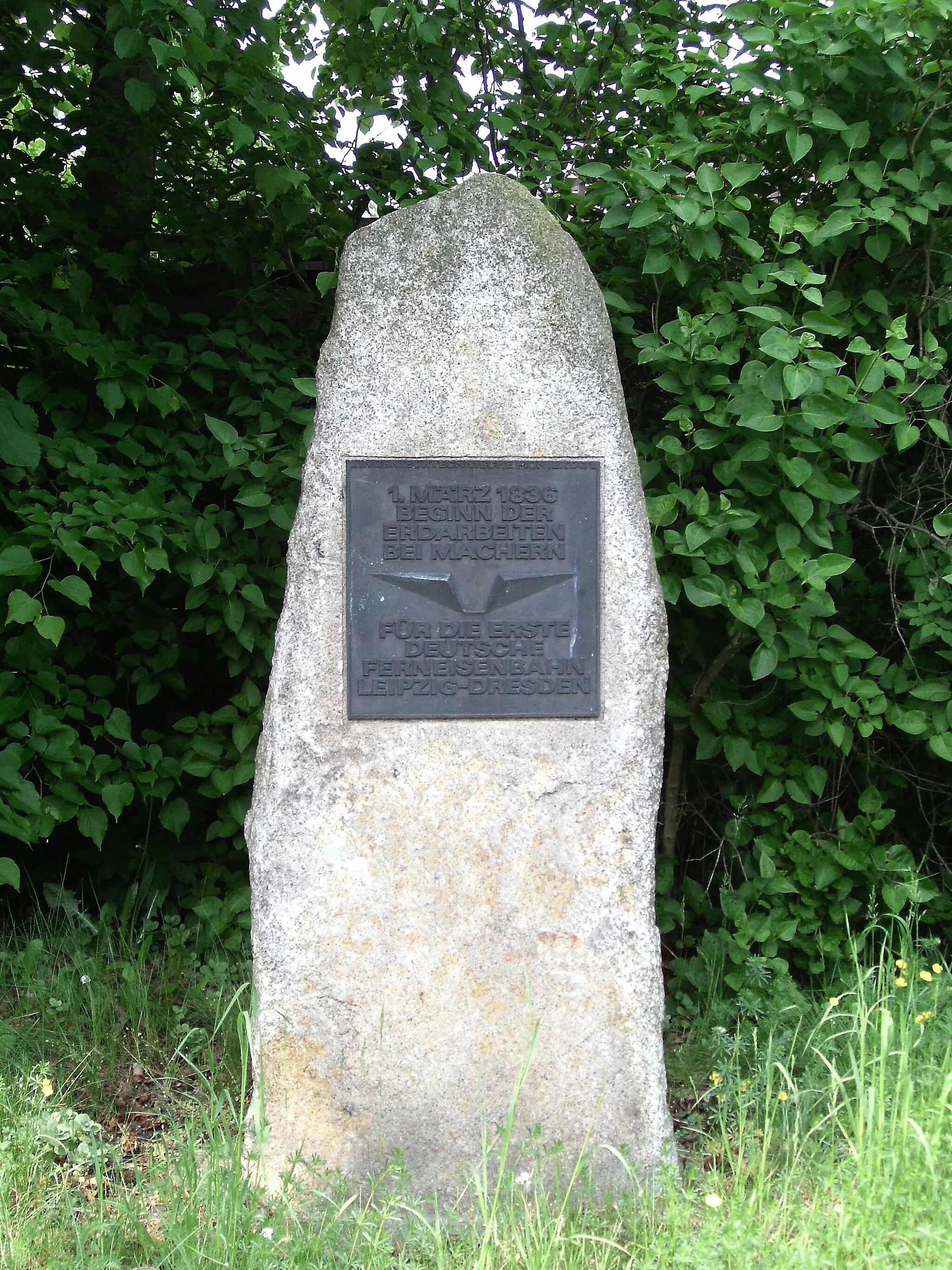 Photo showing: Memorial to the construction of the Leipzig-Dresden railway line in Machern (Leipzig district, Saxony)