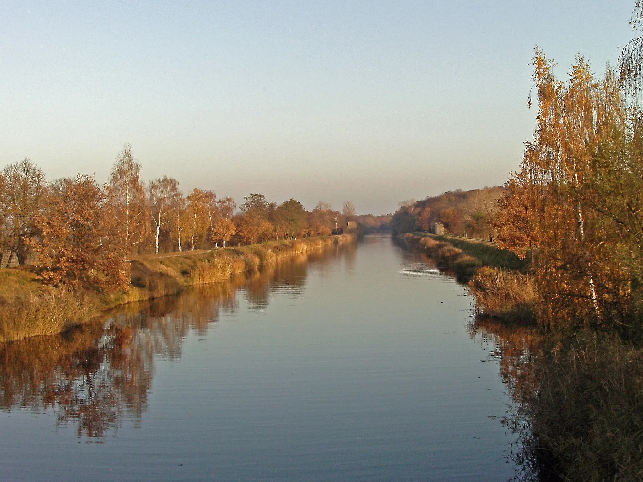 Photo showing: Elster-Saale-Canal at the Bienitz wood between Dölzig (Schkeuditz, Nordsachsen district) and Burghausen (Leipzig), Saxony