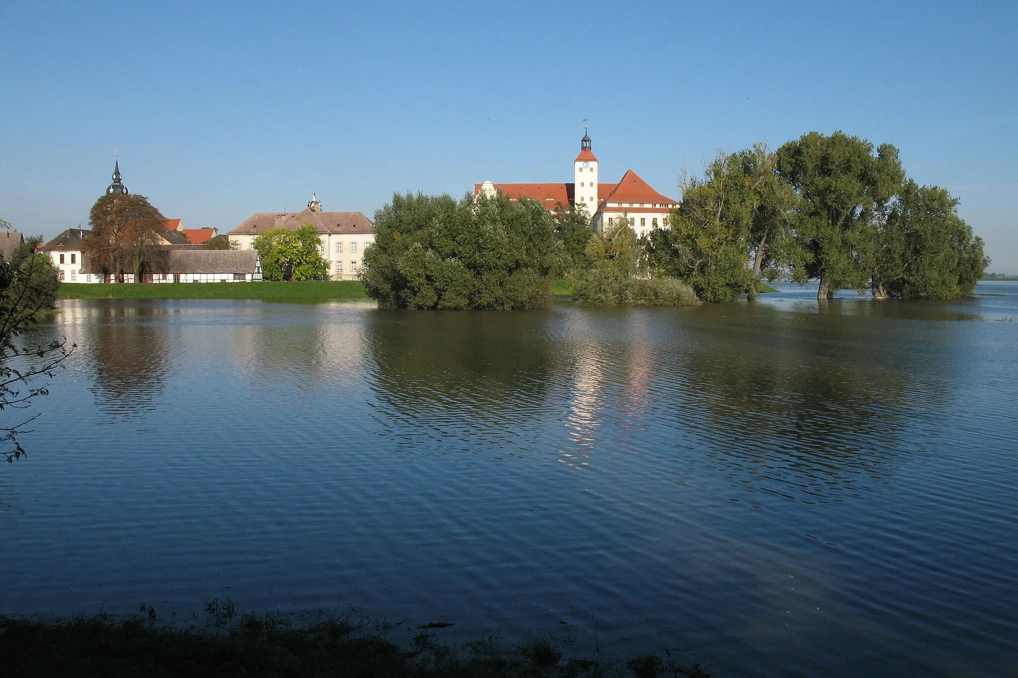 Photo showing: Elbe flood in Bad Schmiedeberg-Pretzsch in Saxony-Anhalt, Germany