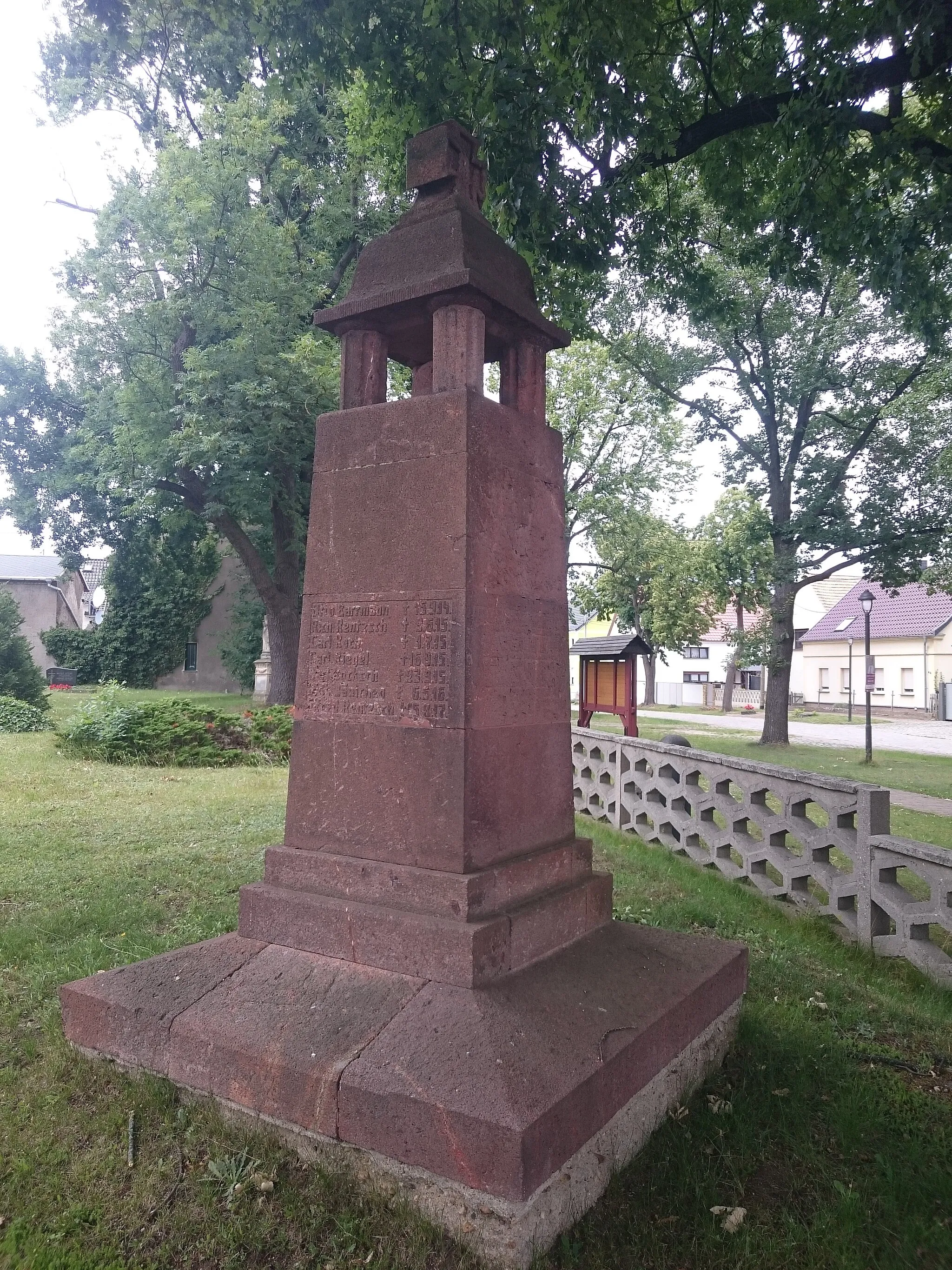 Photo showing: Denkmal für die Gefallenen des Ersten Weltkrieges