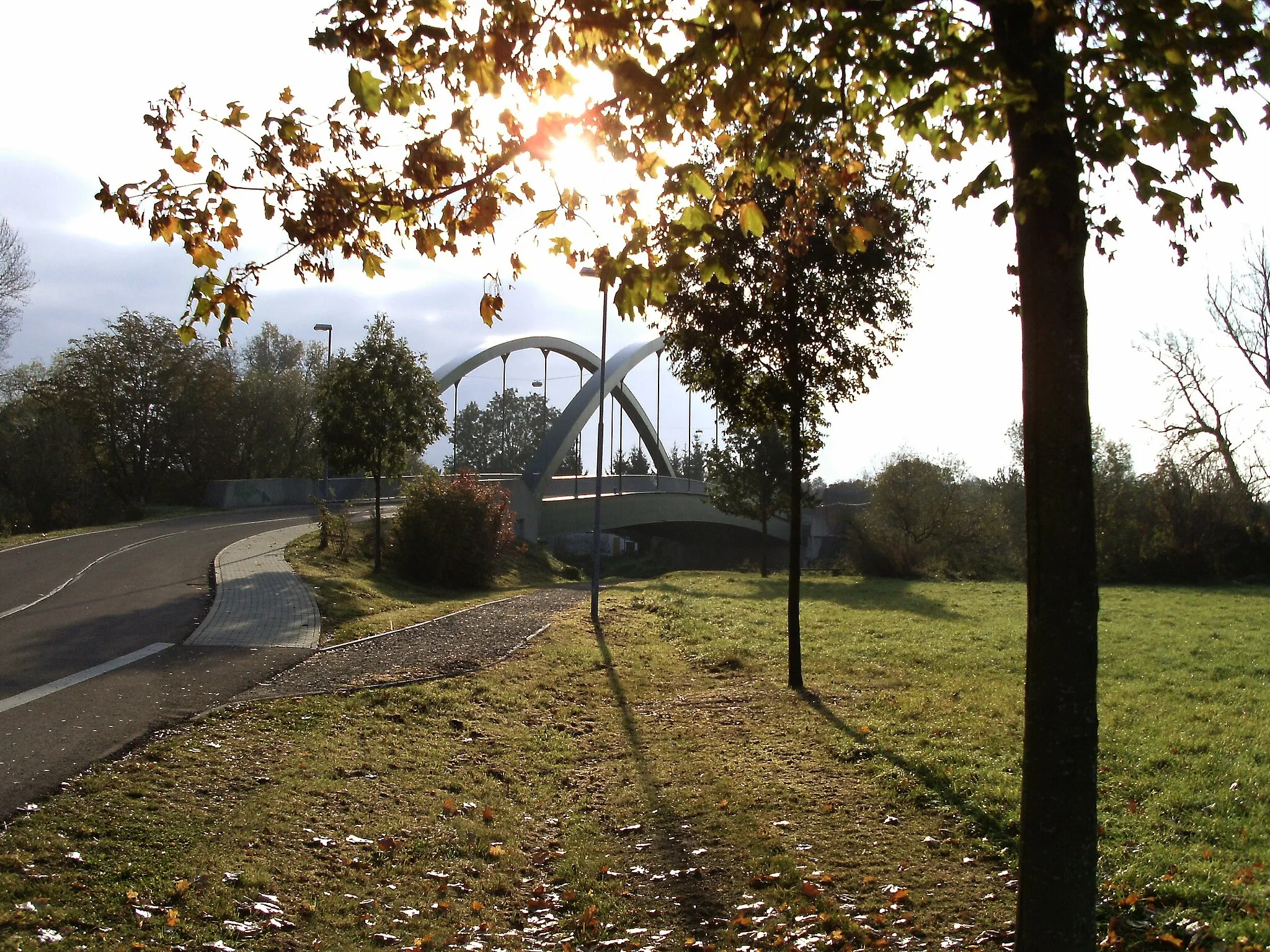 Photo showing: Bridge over the Saale river at Kleinkorbetha (Weissenfels, district of Saalekreis, Saxony-Anhalt)