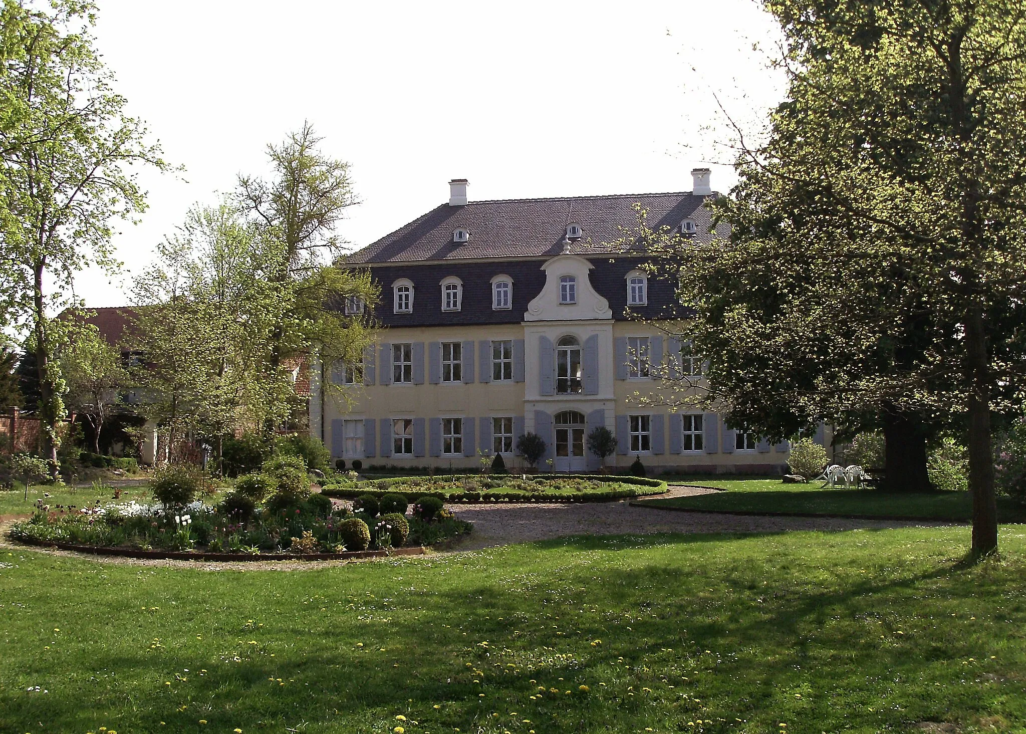 Photo showing: Ermlitz manor house (Schkopau, district of Saalekreis, Saxony-Anhalt) from the gardens