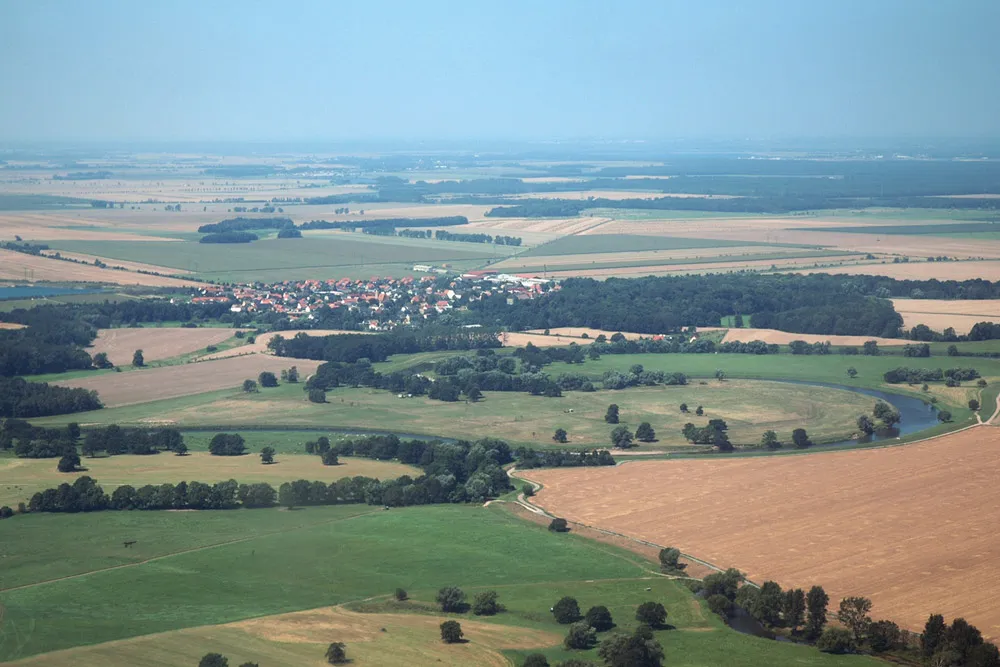 Photo showing: Aerial view of Zschepplin at the River Mulde near Eilenburg