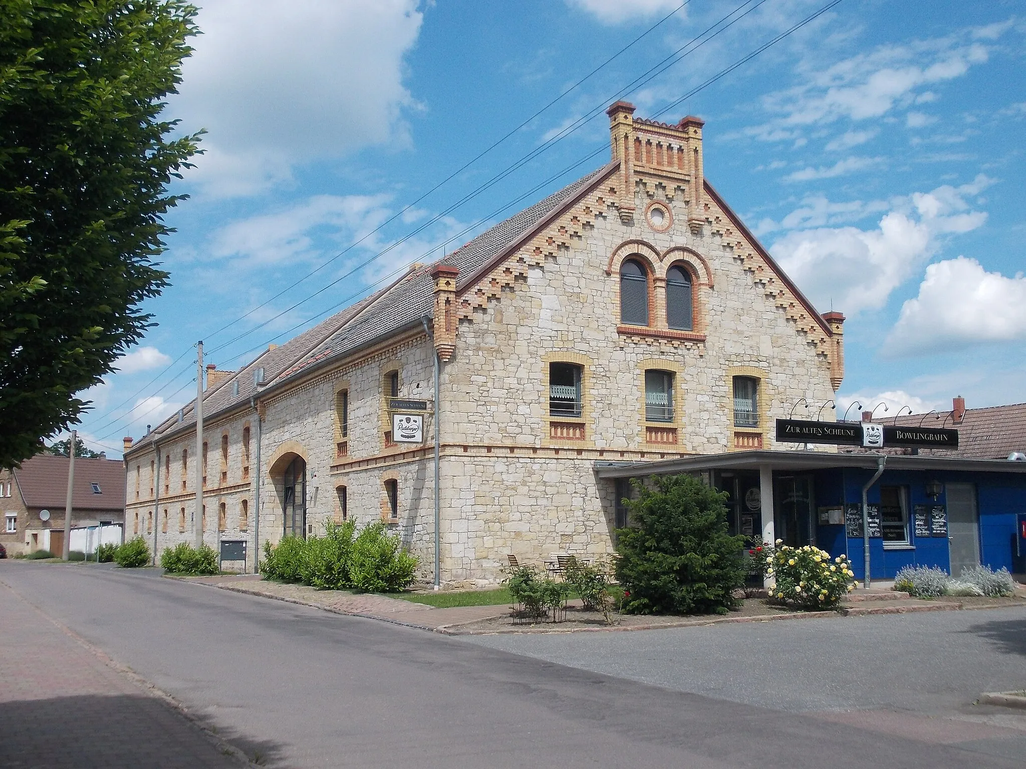 Photo showing: Zur Alten Scheune ("old barn") restaurant in Bennstedt (Salzatal, district: Saalekreis, Saxony-Anhalt)