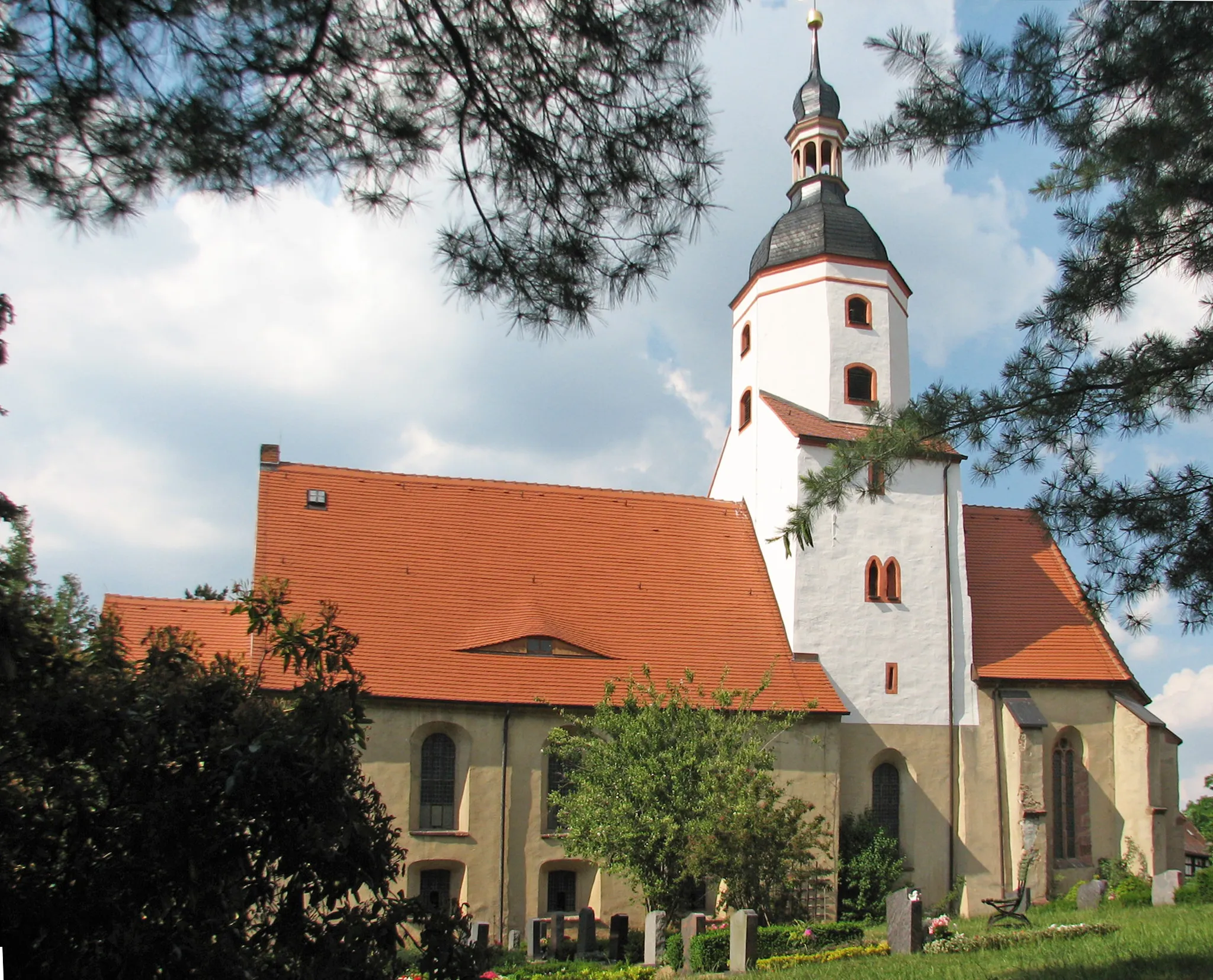 Photo showing: Gesamtansicht Kirche St. Martin, Nerchau, Juni 2018