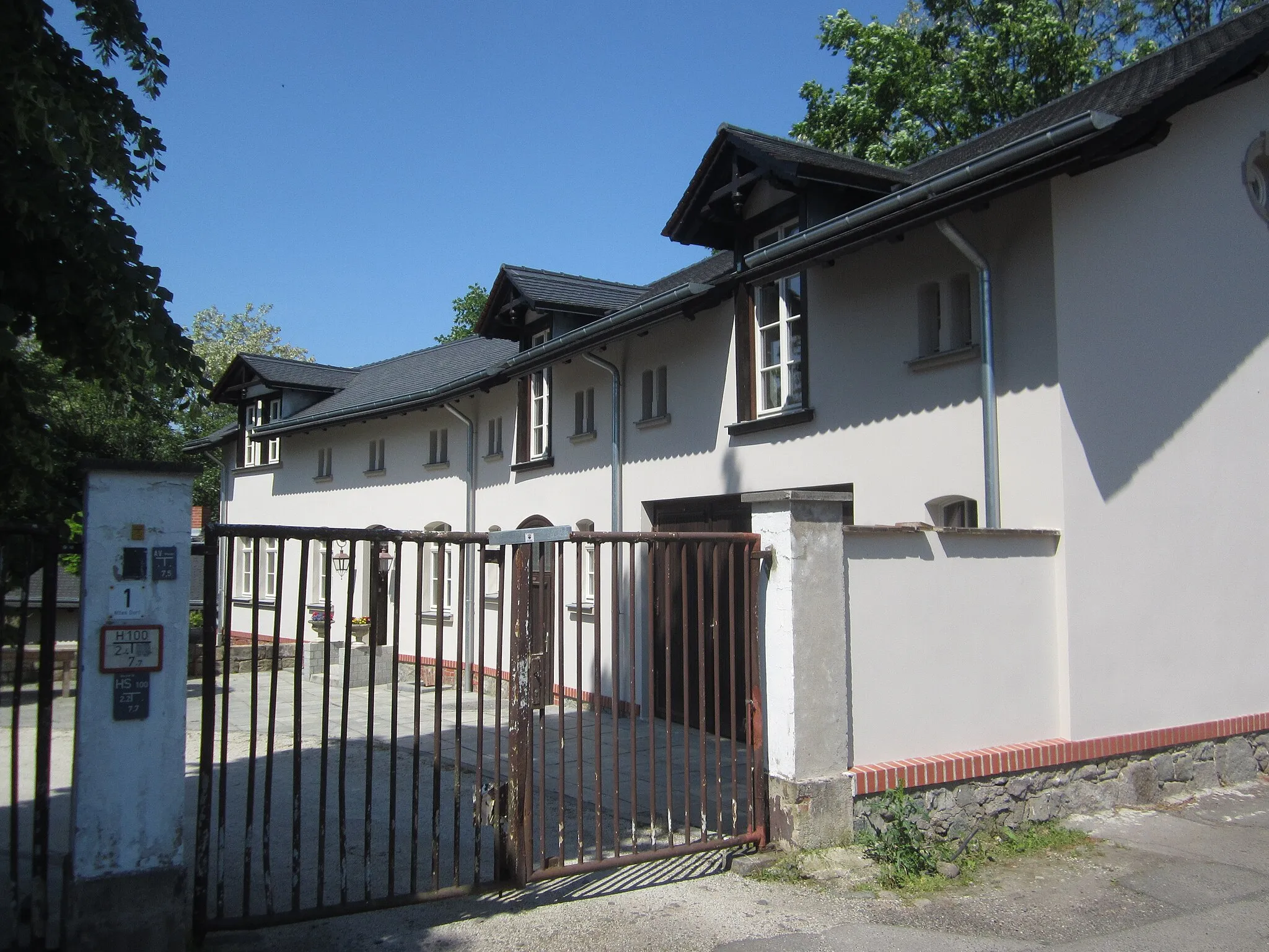 Photo showing: Villa mit Remise und Nebengebäude, Altes Dorf 1 in Leipzig