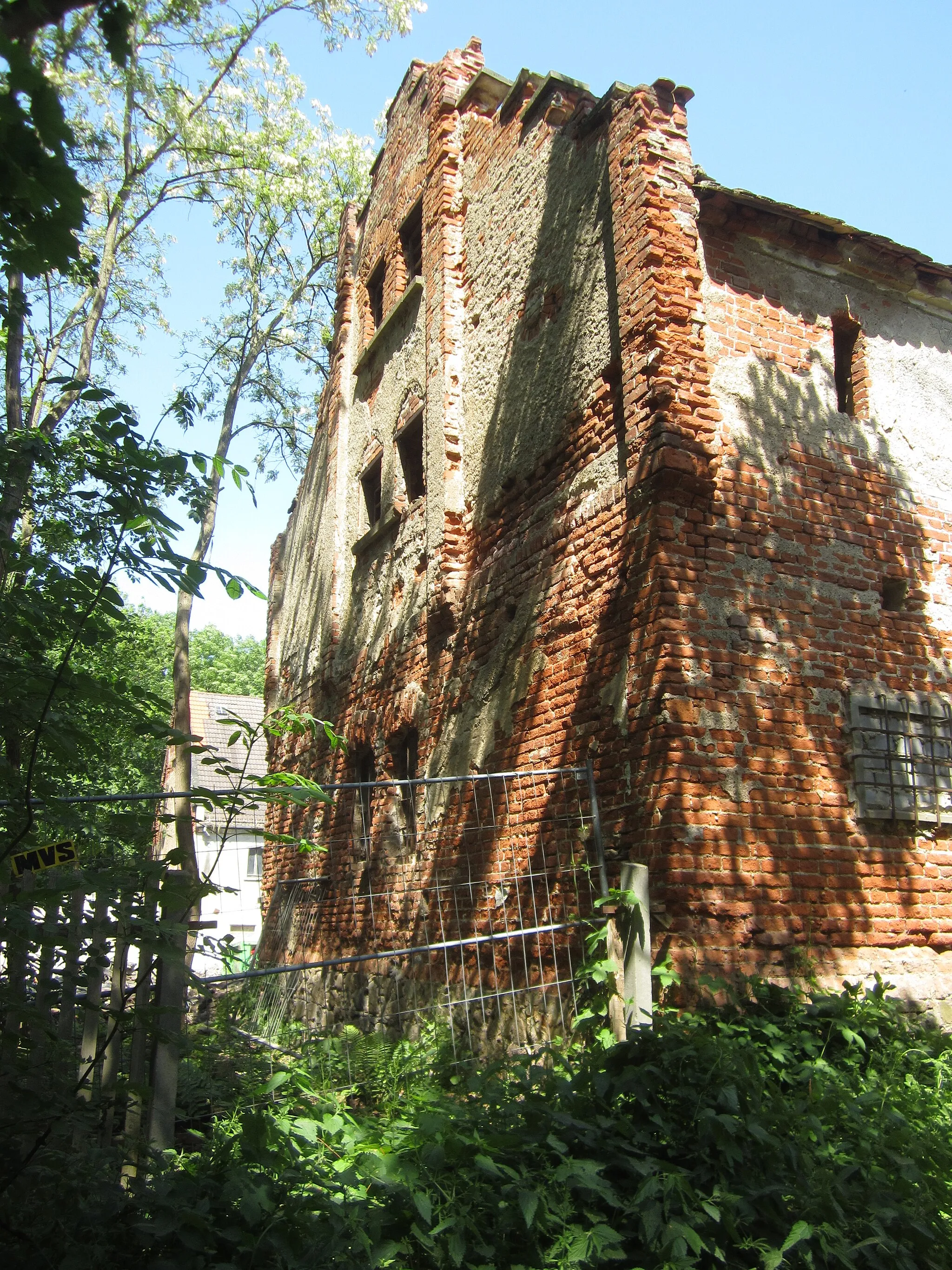 Photo showing: Stallgebäude eines Vierseithofes, Altes Dorf 3 in Leipzig, am Portitzmühlenweg