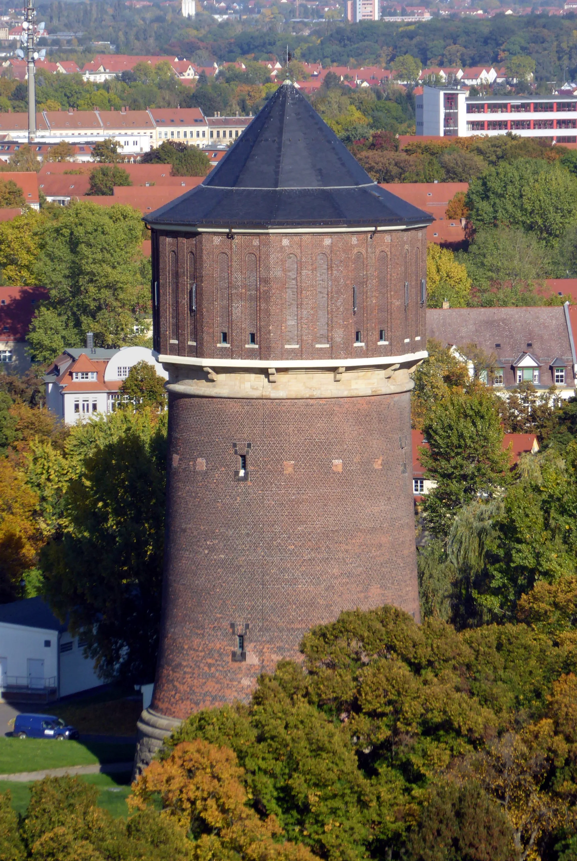 Photo showing: Der Wasserturm Leipzig-Probstheida, von Südsüdwesten.