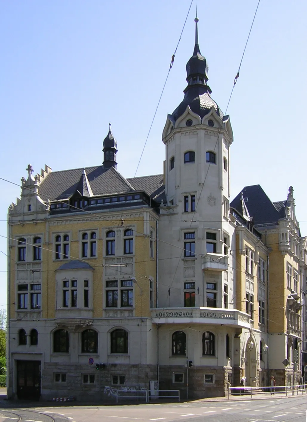 Photo showing: town hall at Leutzsch, today a district of Leipzig, Saxony, Germany; built in 1903