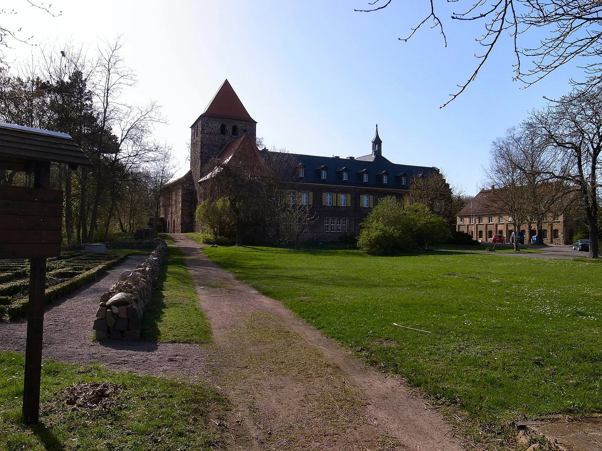 Photo showing: Muldenstein,Herrenhaus,Schloss,Kirche