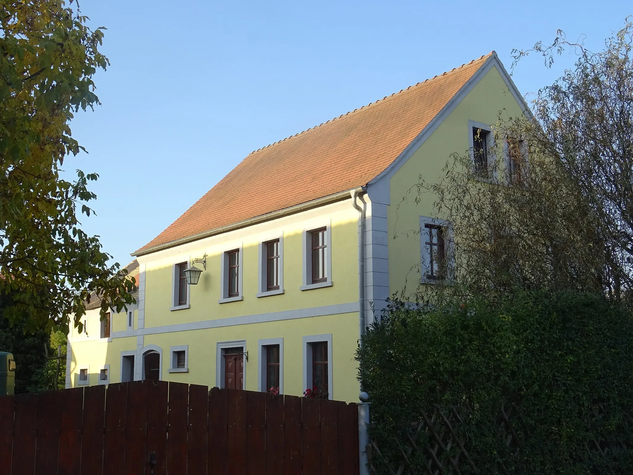 Photo showing: Schöna, Gemeinde Cavertitz. Denkmalgeschütztes Wohnhaus Friedensstr. 20