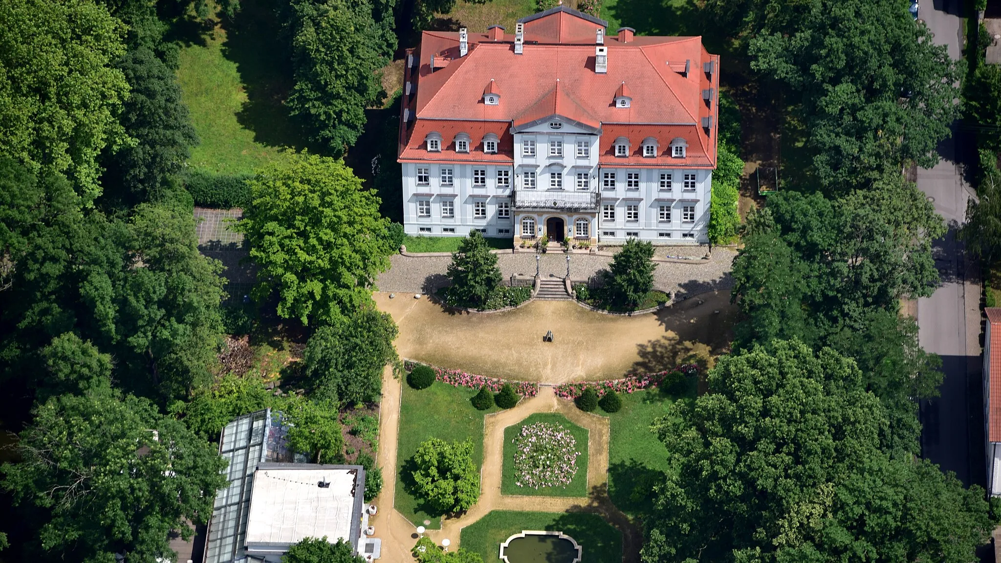 Photo showing: Güldengossa, Schloss, Luftaufnahme (2017)