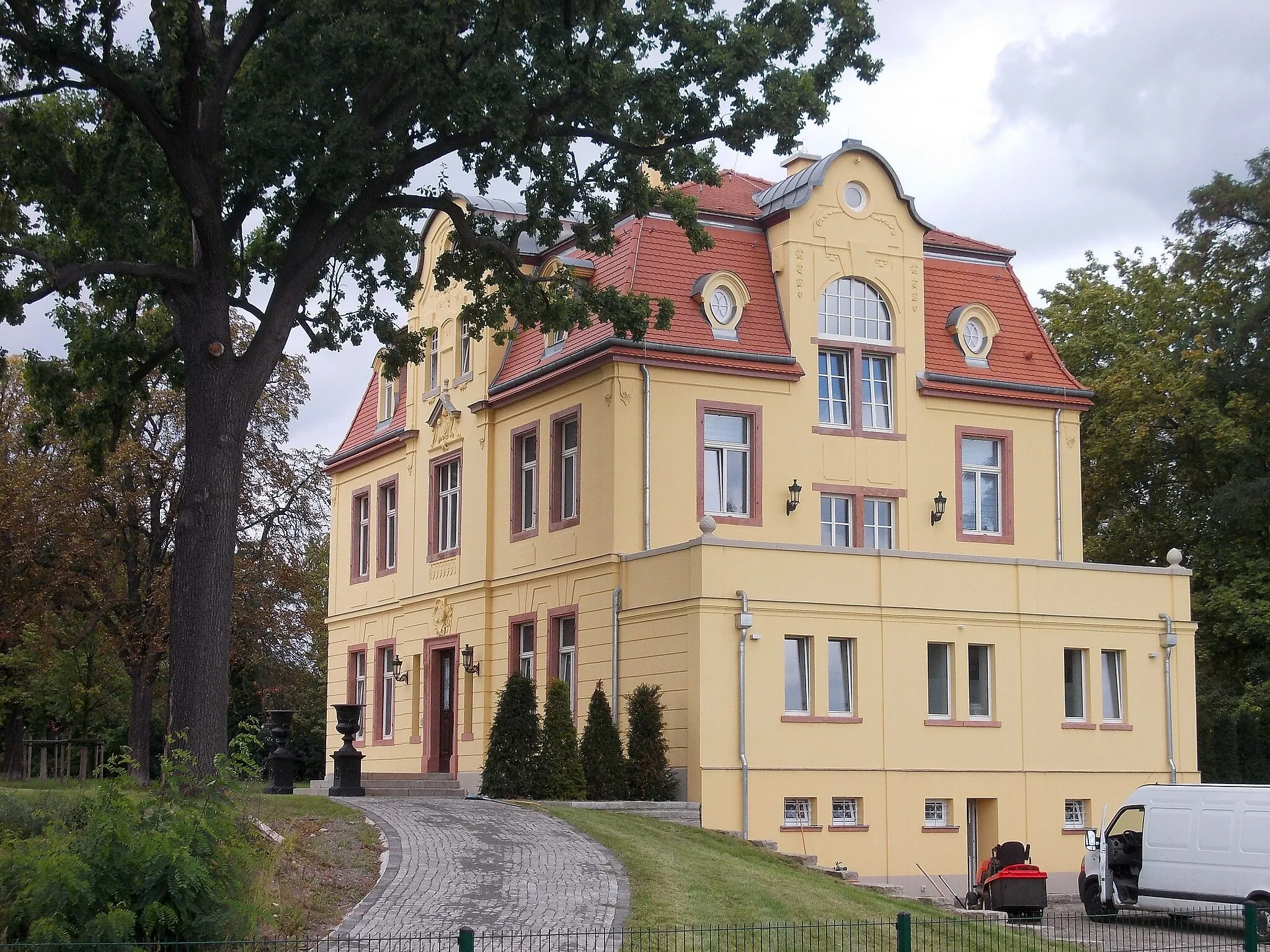 Photo showing: Probstdeuben manor house in Großdeuben (Böhlen, Leipzig district, Saxony)