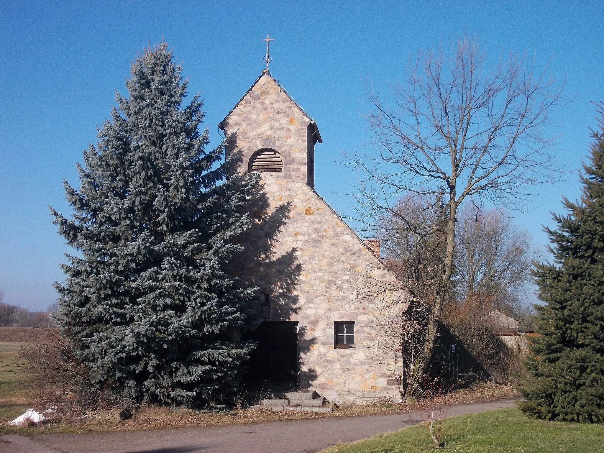 Photo showing: Former Roman Catholic church in Serbitz (Treben, Altenburger Land district, Thuringia)